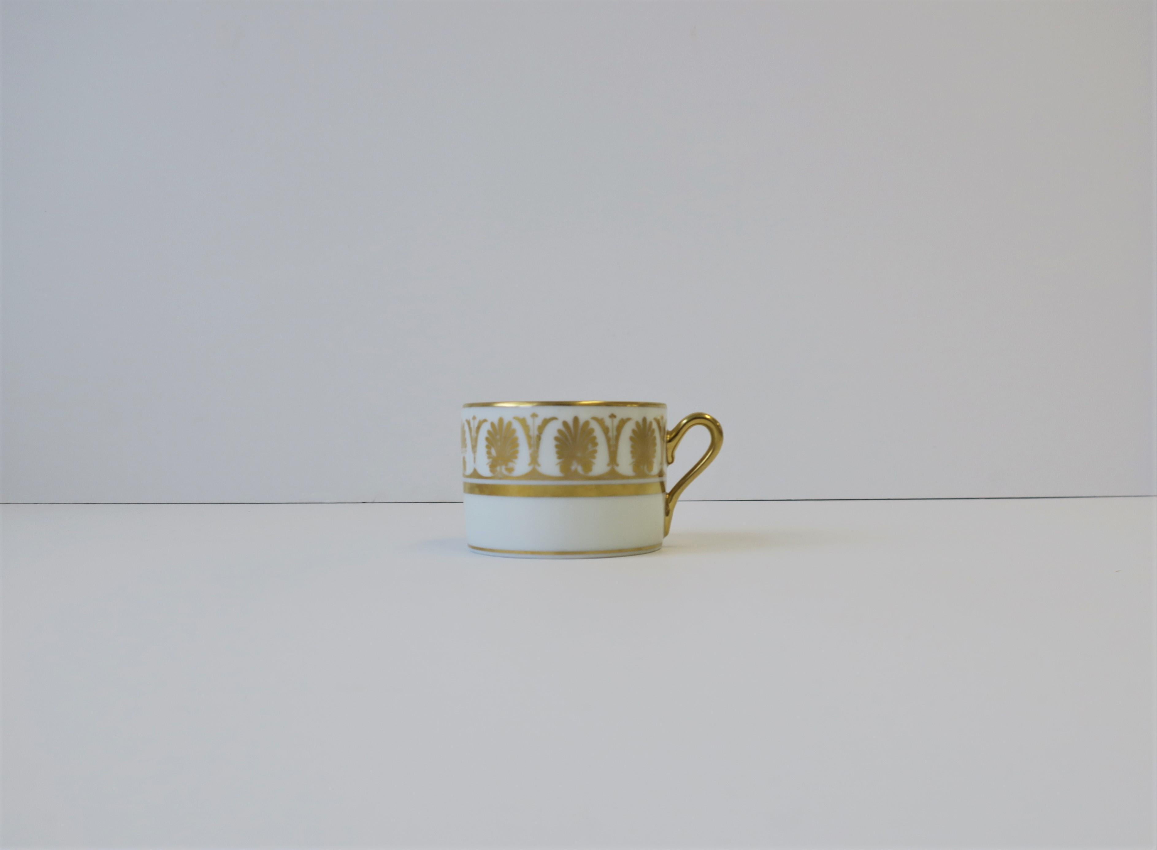 Very beautiful vintage Italian white porcelain with gold gilt coffee or tea cup(s) by designer Richard Ginori, Italy, circa mid-20th century, circa 1960s. Colors include: gold gilt and white porcelain. With maker's mark on bottom: 'Richard Ginori',
