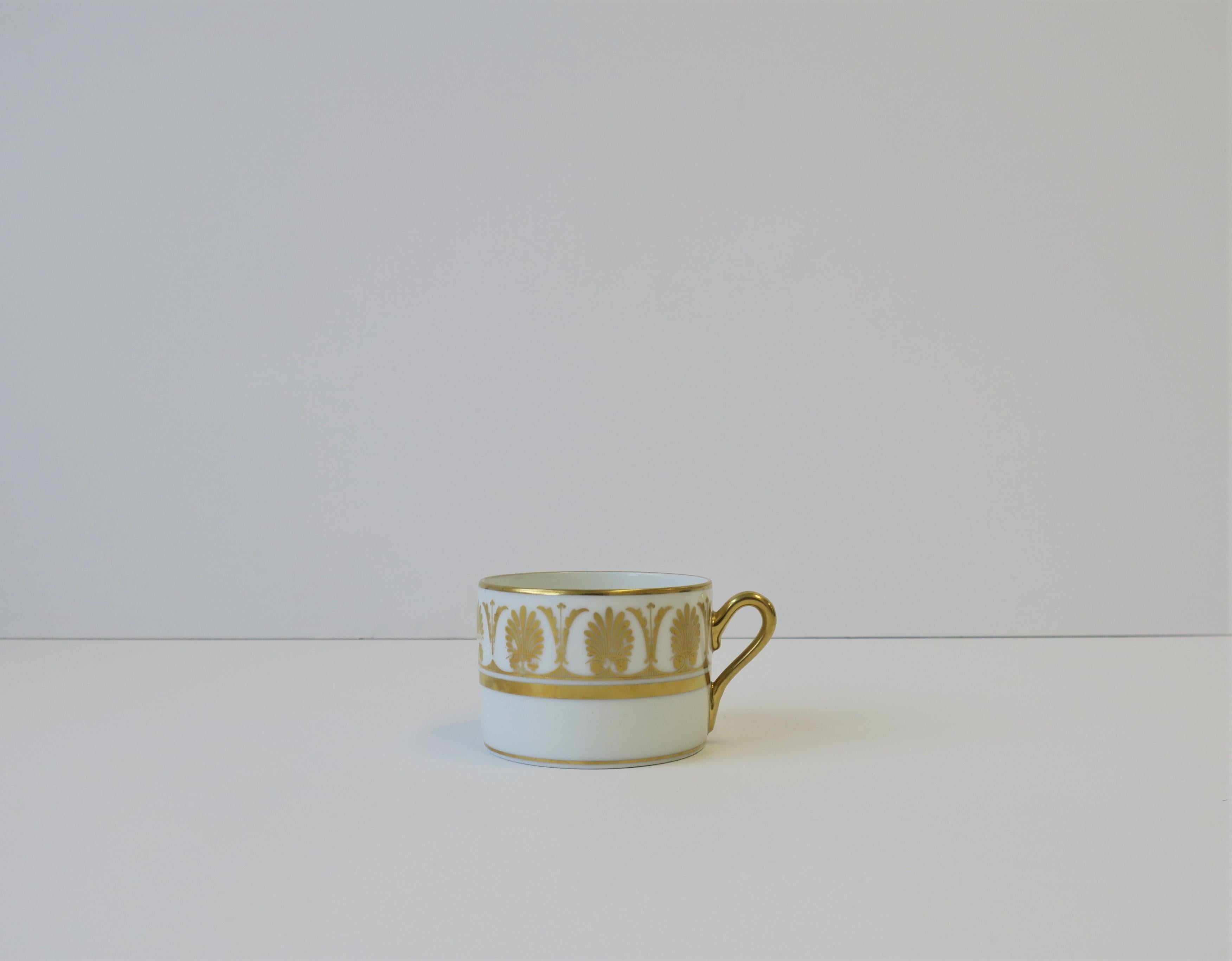 Richard Ginori Italian White & Gold Coffee or Tea Cup, circa 1960s, 8 Avail In Good Condition For Sale In New York, NY