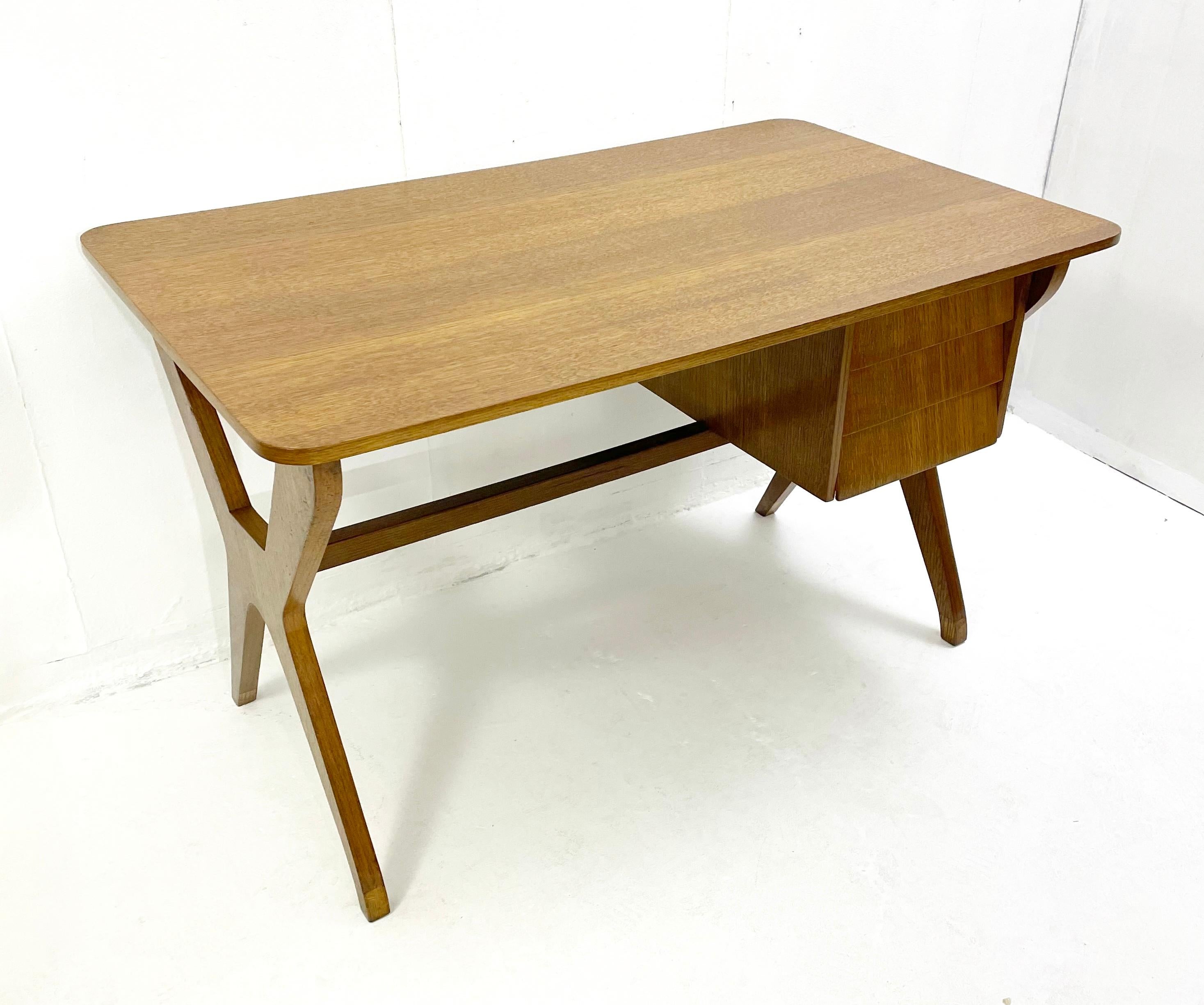 Italian Desk, 1960s In Good Condition In Brussels, BE