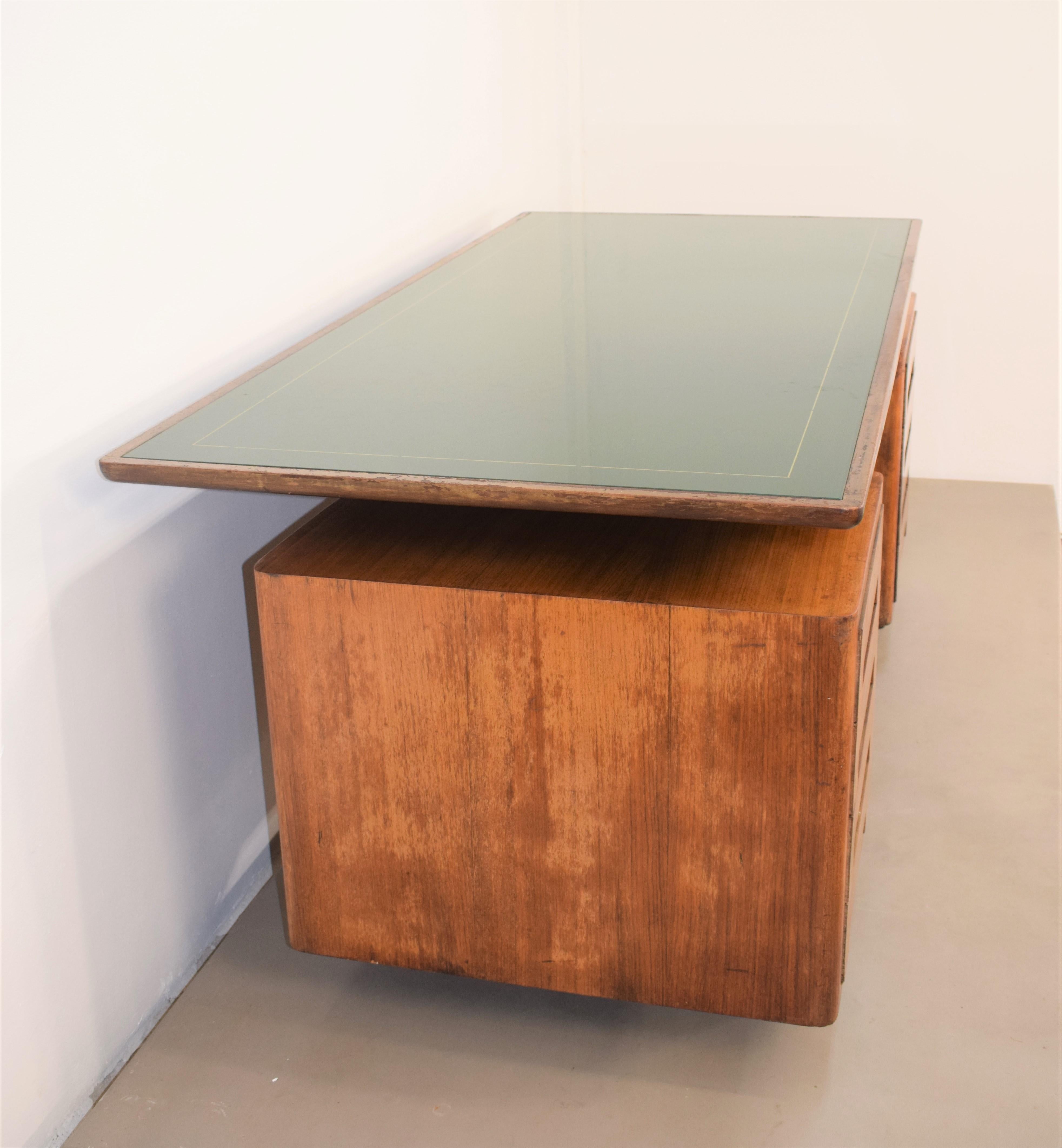 Mid-Century Modern Italian Desk by Gio Ponti Attributed, 1950s For Sale