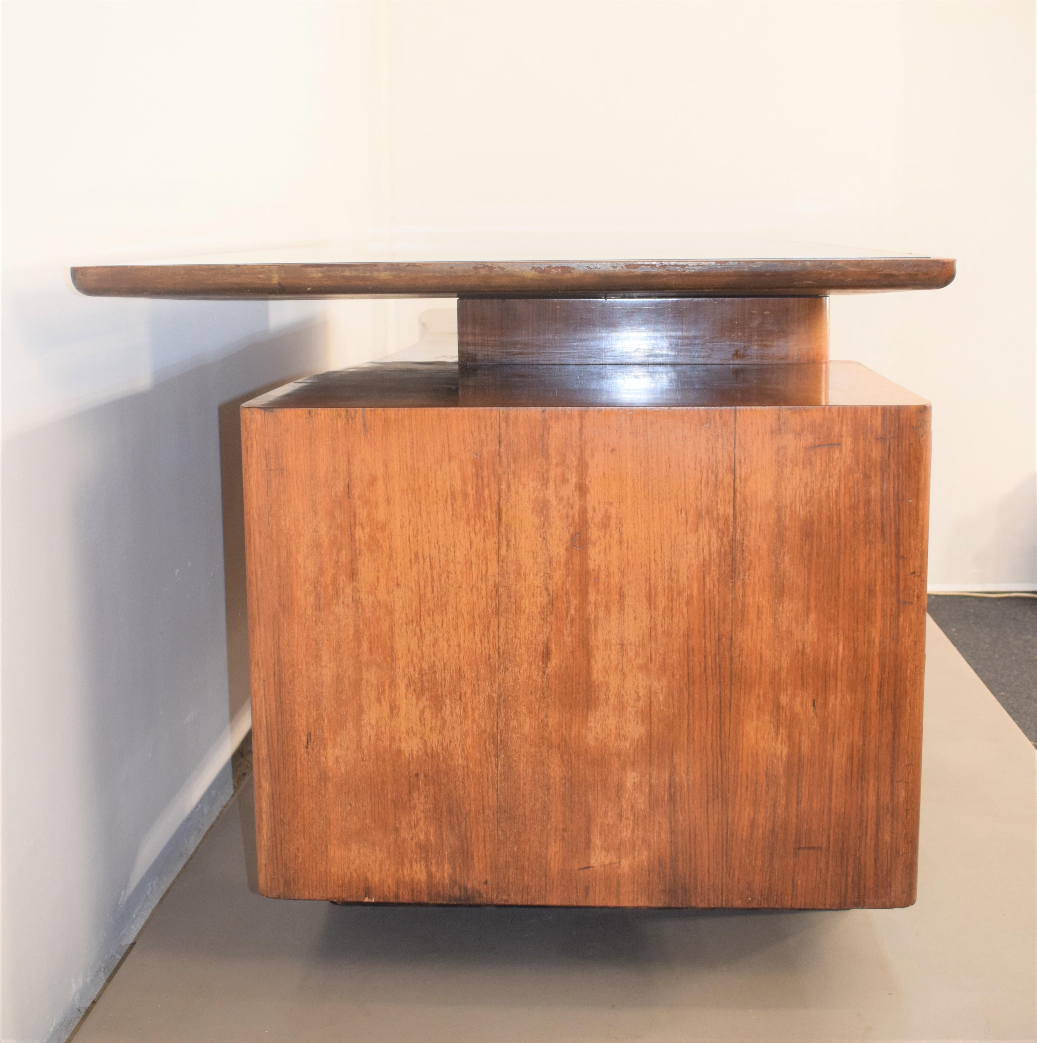 Italian Desk by Gio Ponti Attributed, 1950s In Good Condition For Sale In Palermo, PA