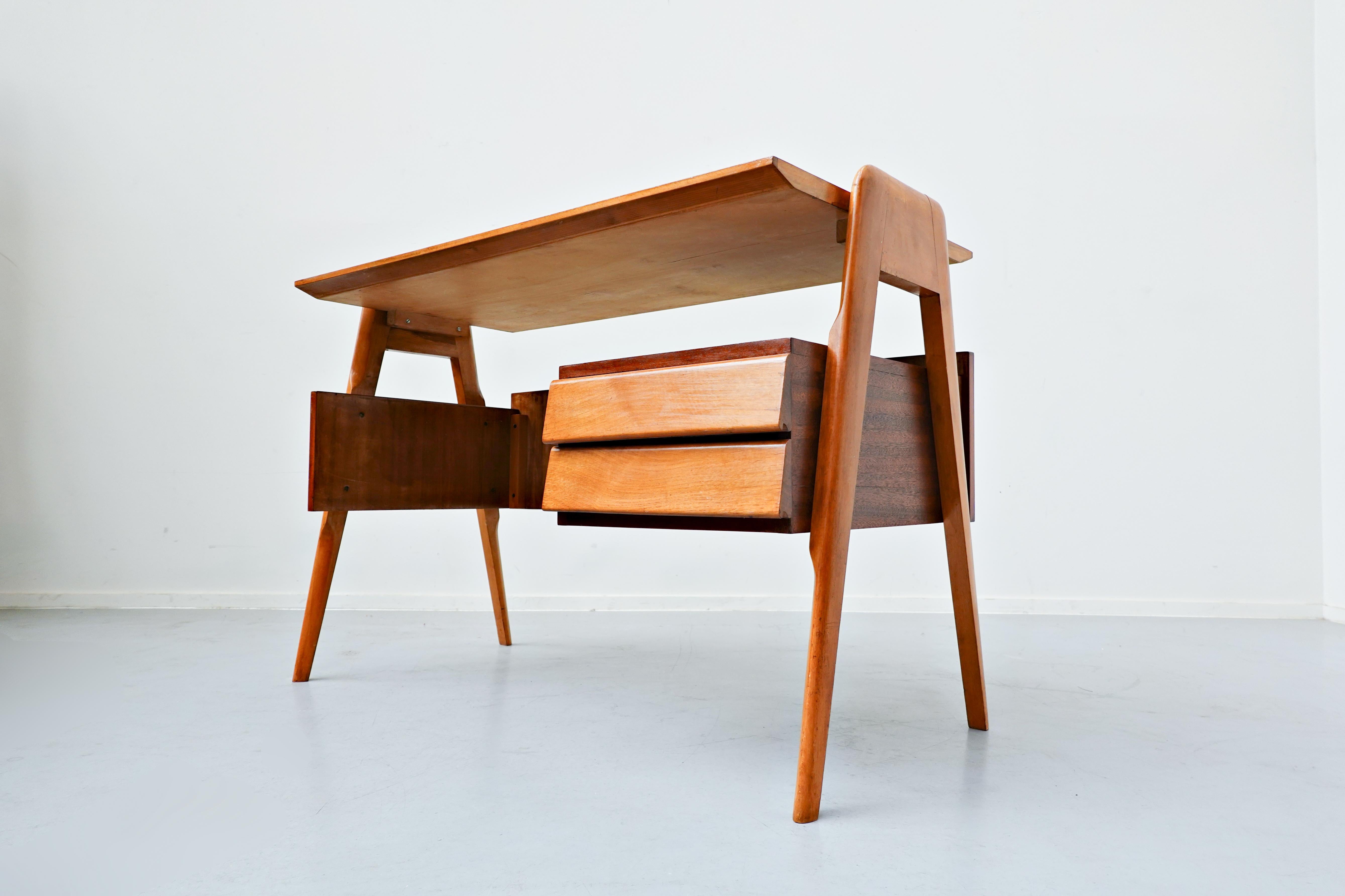 Mid-20th Century Mid-Century Modern Italian Desk by Vittorio Dassi, 1950s