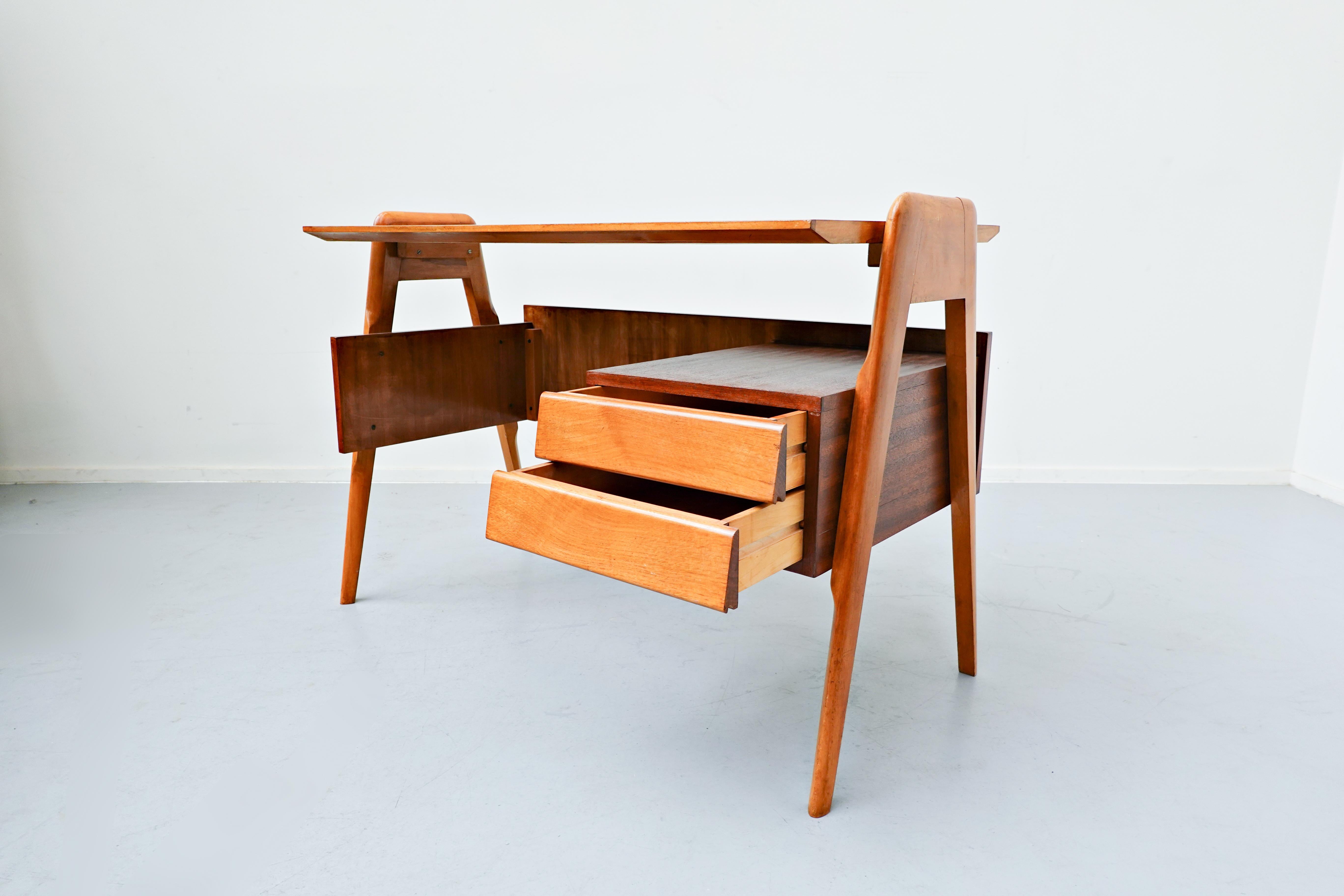 Mid-Century Modern Italian Desk by Vittorio Dassi, 1950s 1