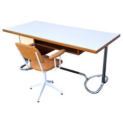 Bureau italien des années 1960