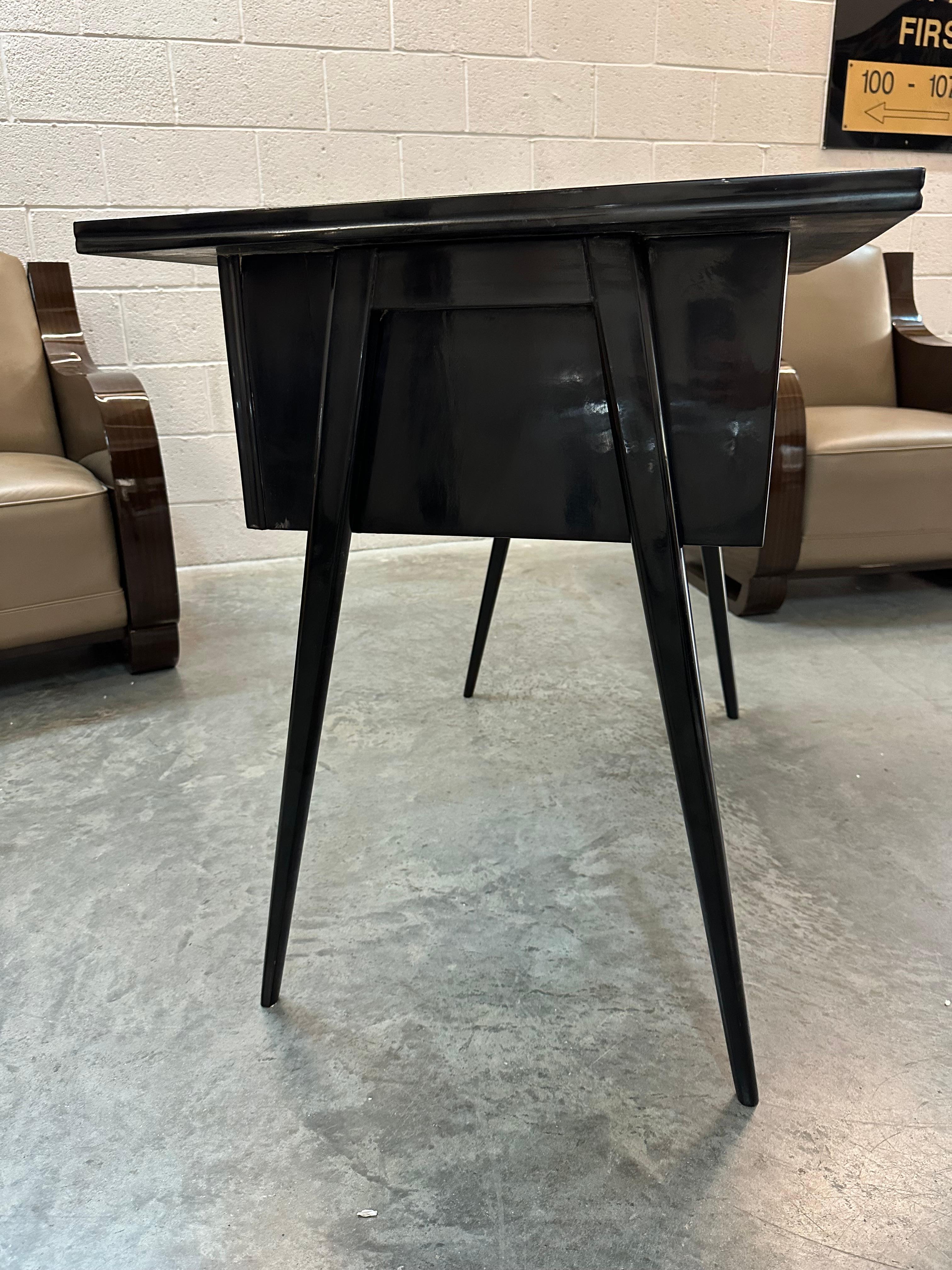 Italian Desk from the 60s For Sale 6