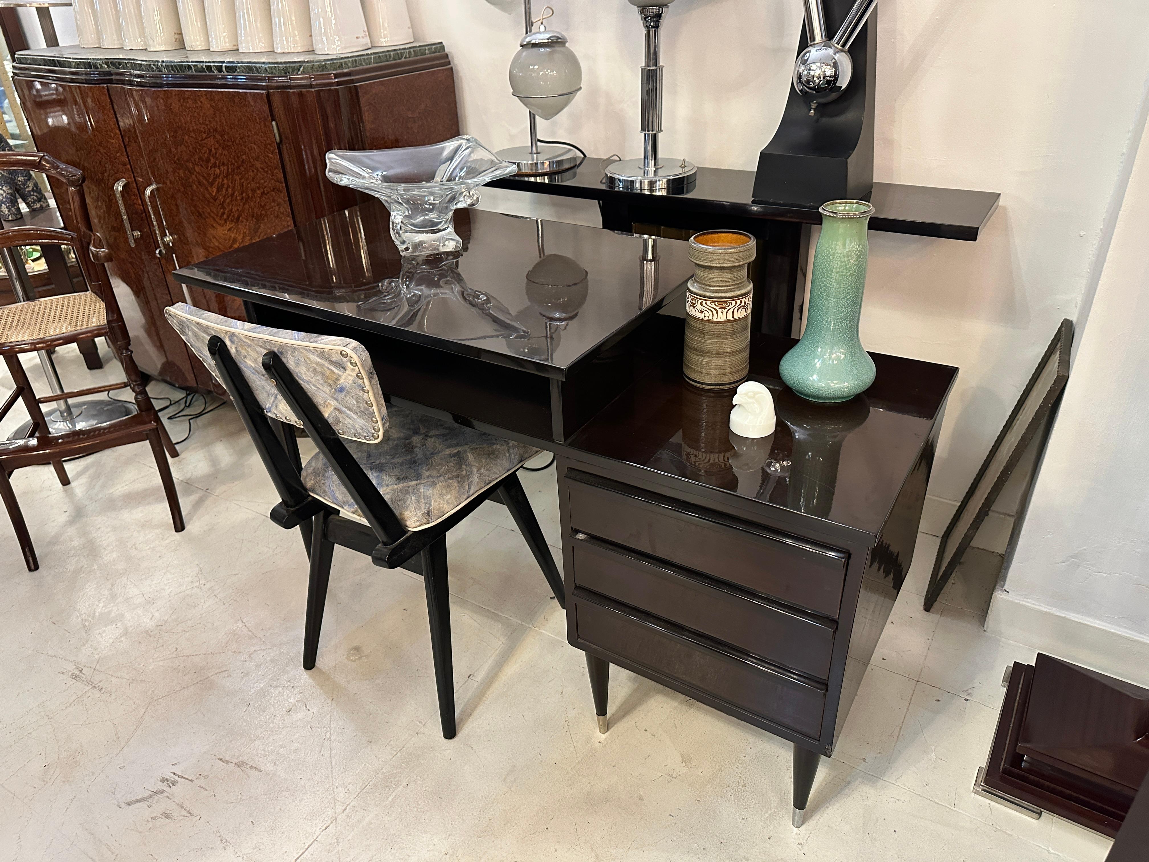 Italian Desk from the 60s For Sale 11