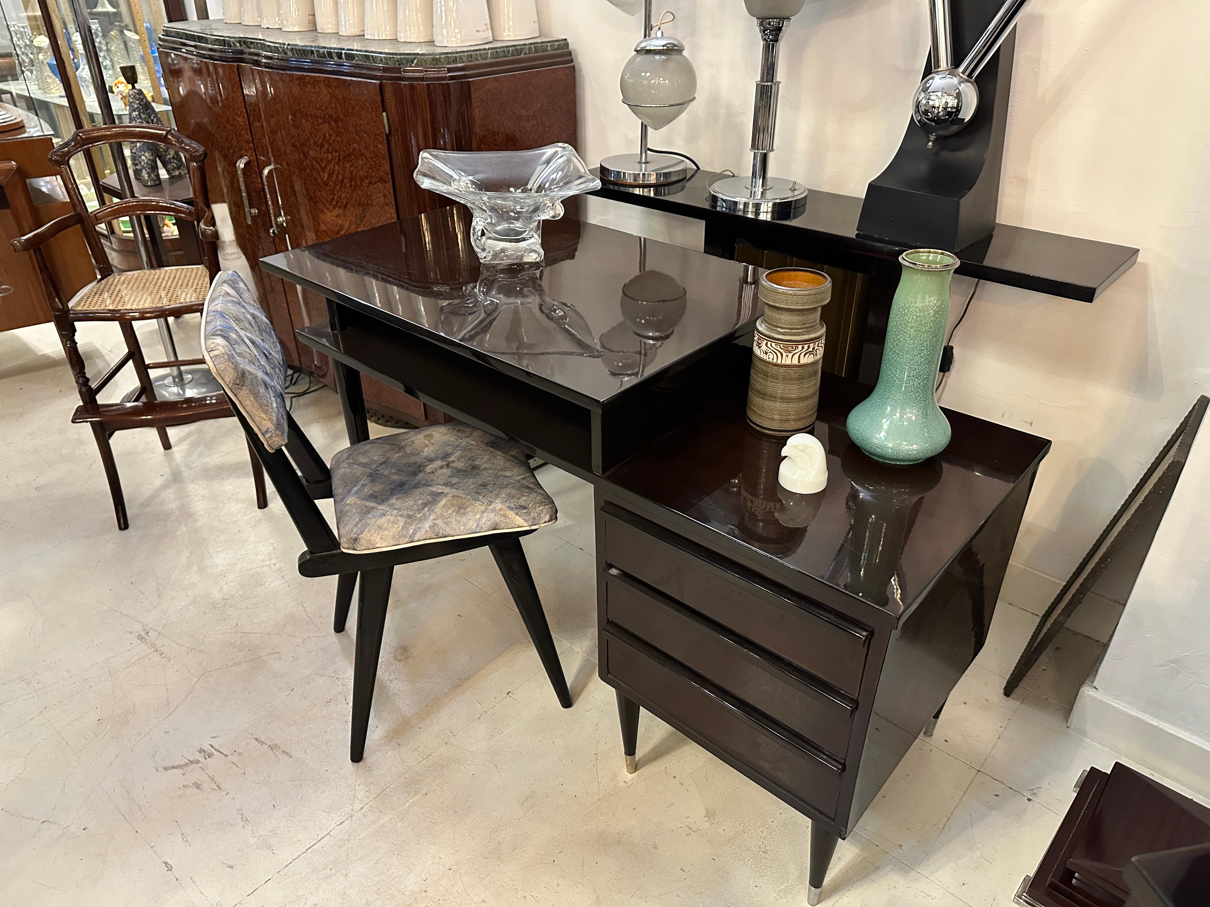 Italian Desk from the 60s For Sale 12