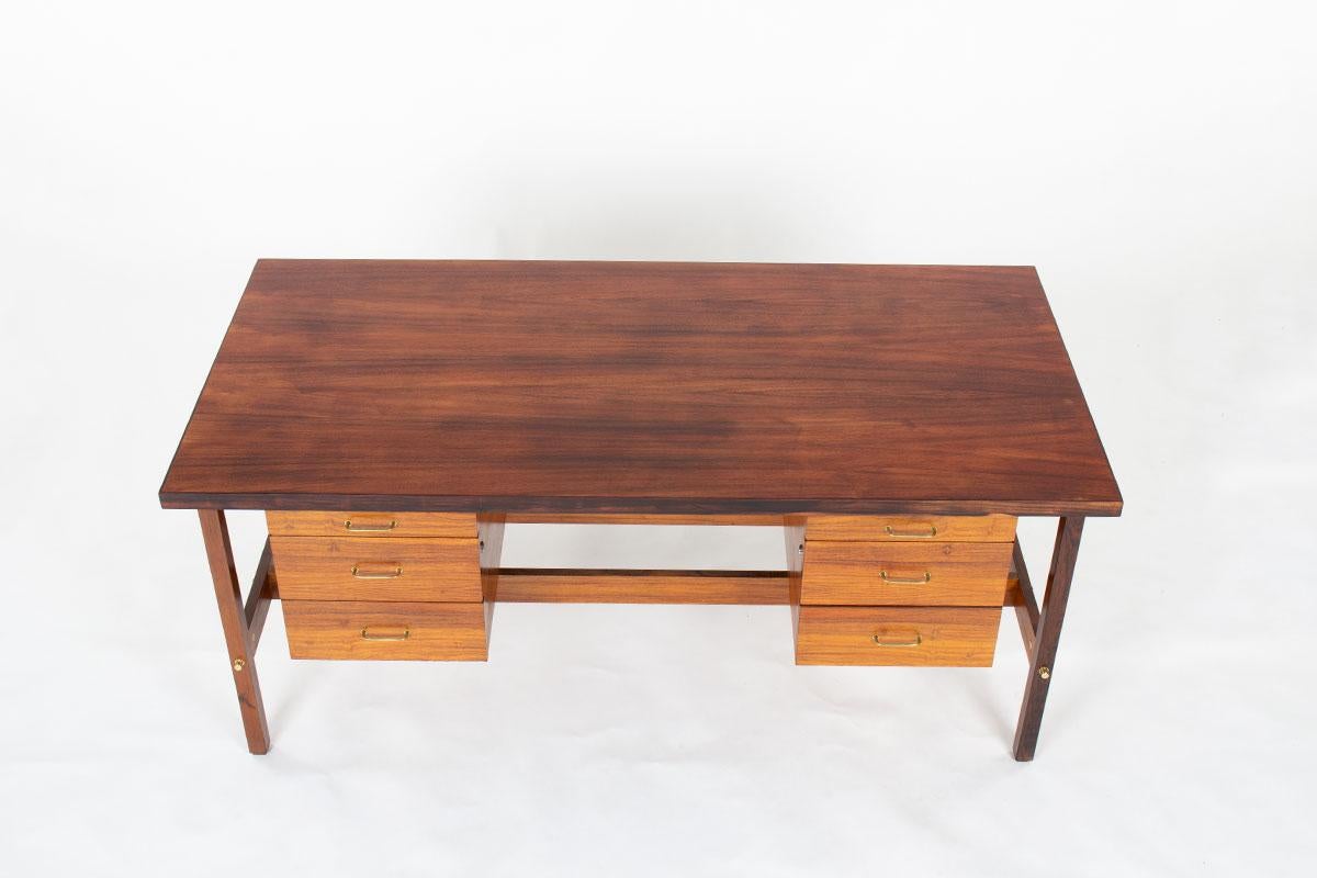 XX secolo Scrivania italiana in palissandro e ottone 1960 in vendita