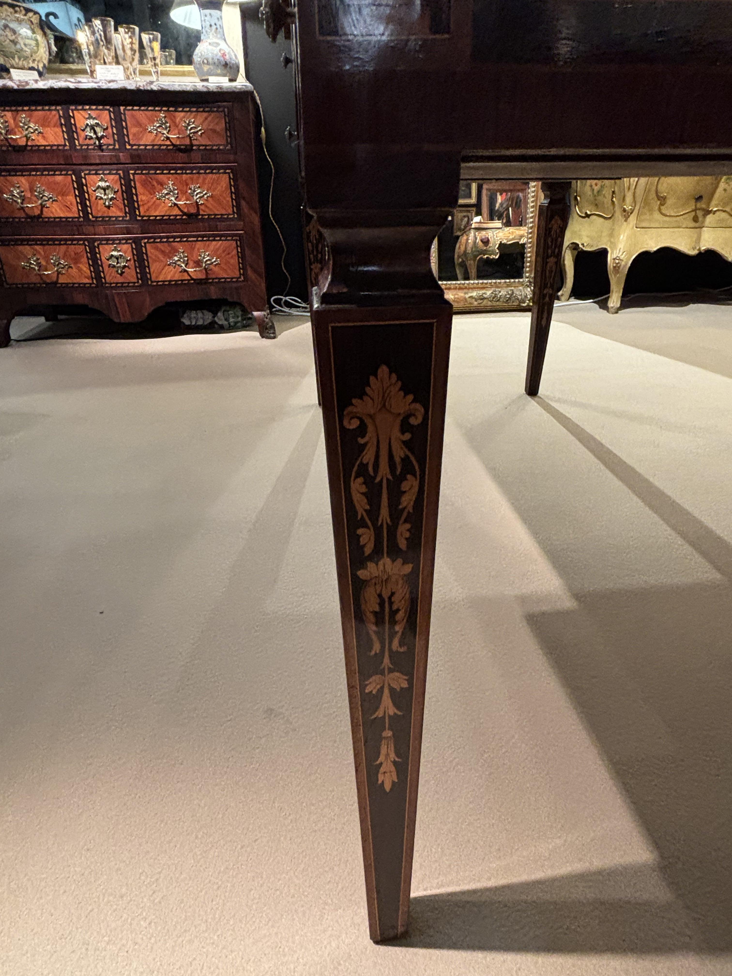 Italian Desk In The Giuseppe Maggiolini Style - 20th Century For Sale 7