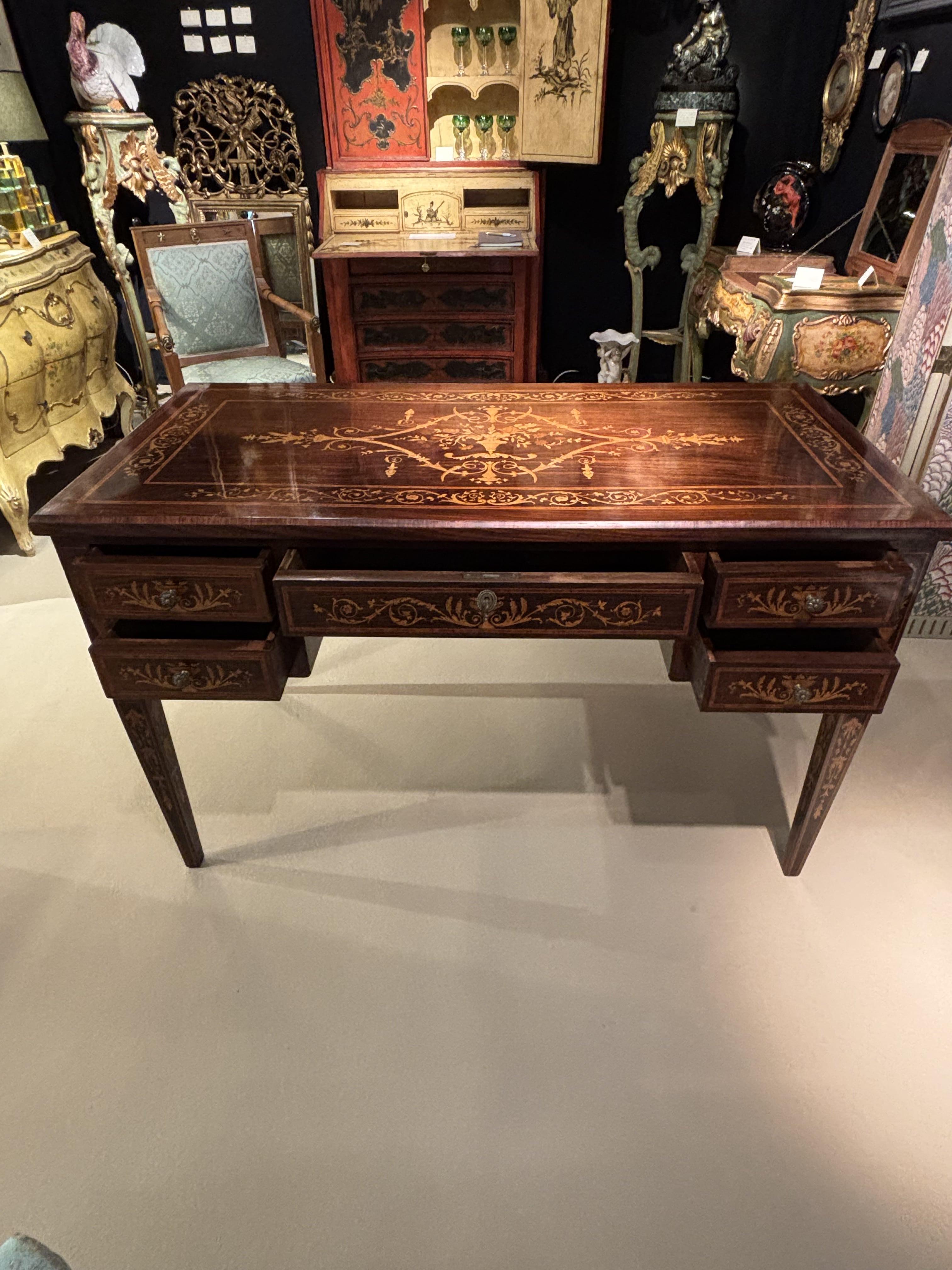 Italian Desk In The Giuseppe Maggiolini Style - 20th Century In Good Condition For Sale In RUEIL-MALMAISON, FR