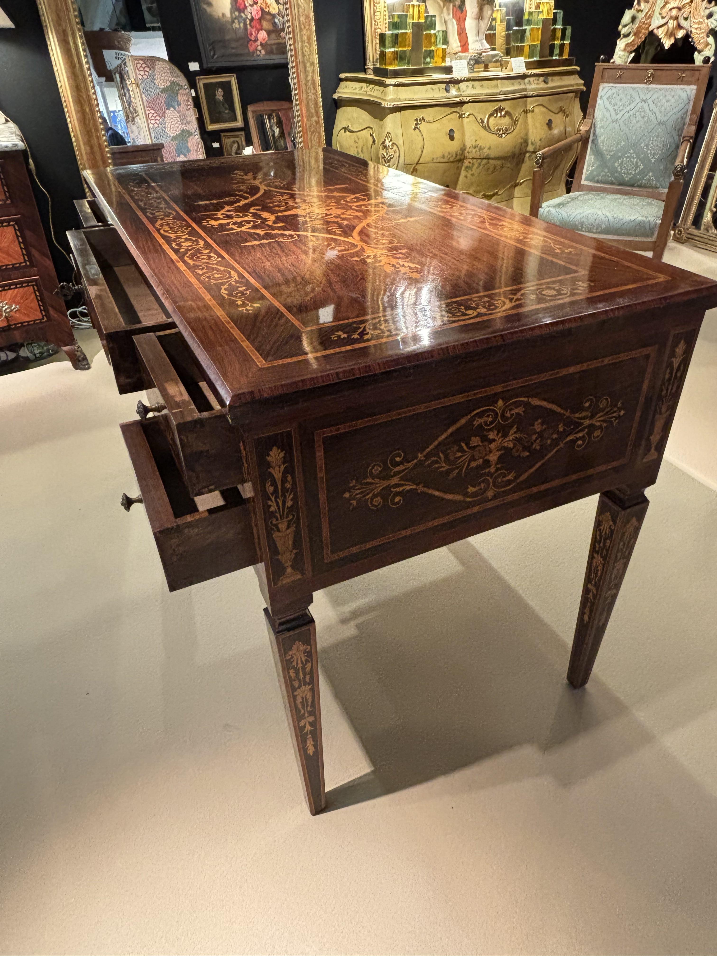 Italian Desk In The Giuseppe Maggiolini Style - 20th Century For Sale 2