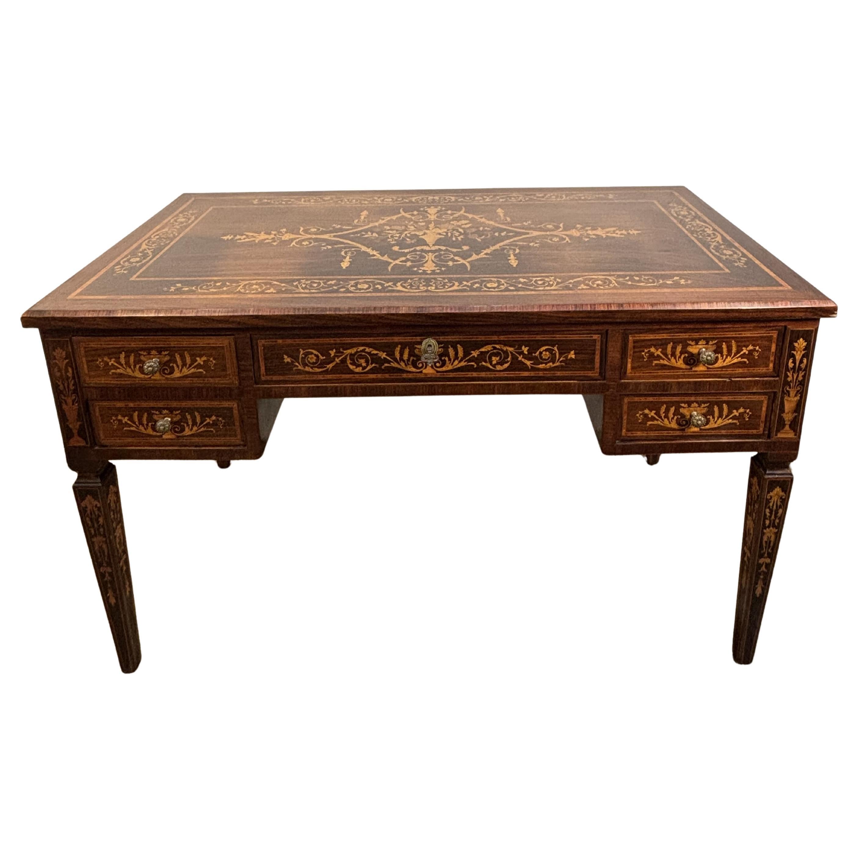 Italian Desk In The Giuseppe Maggiolini Style - 20th Century