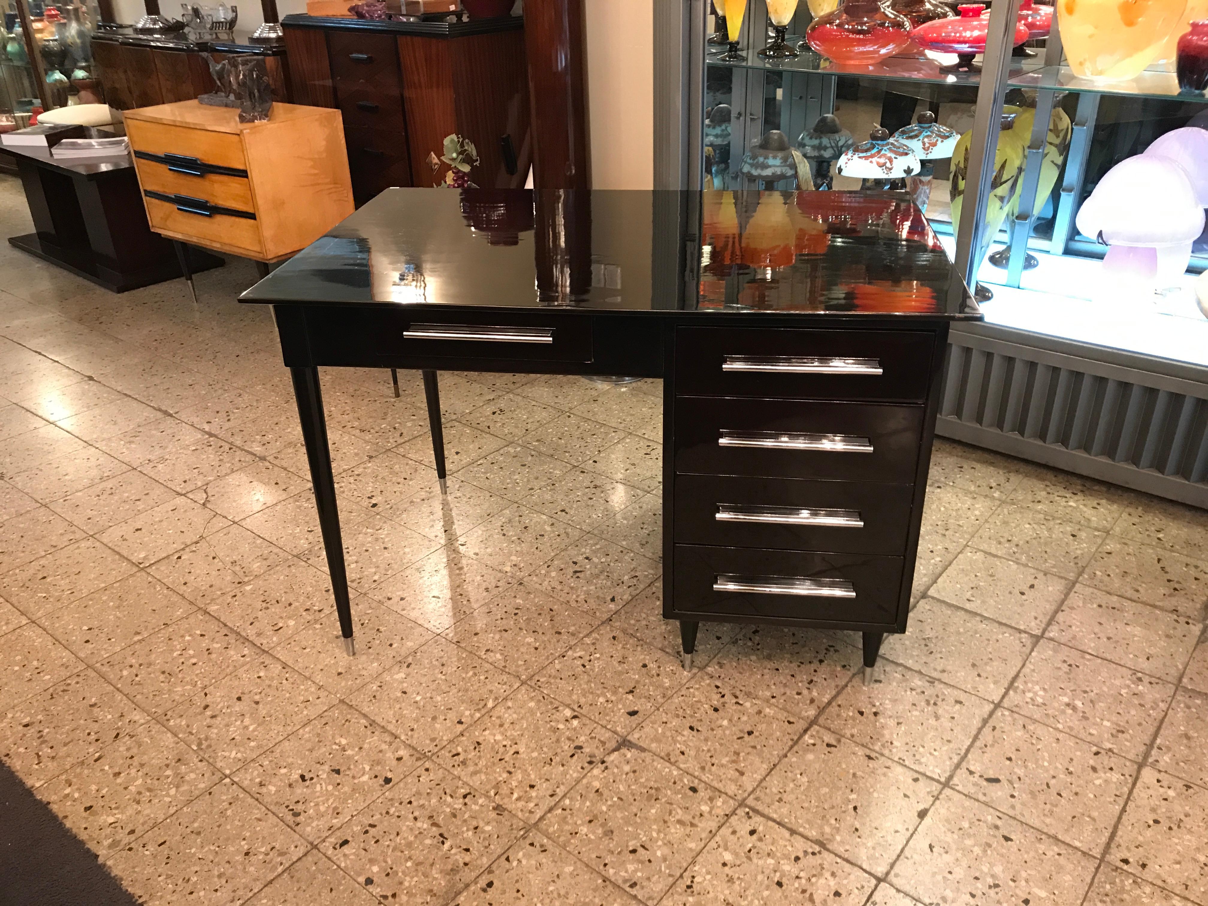 Space Age Italian Desk in Wood from the 50s For Sale
