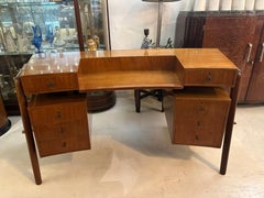 Italian Desk in Wood from the 70s
