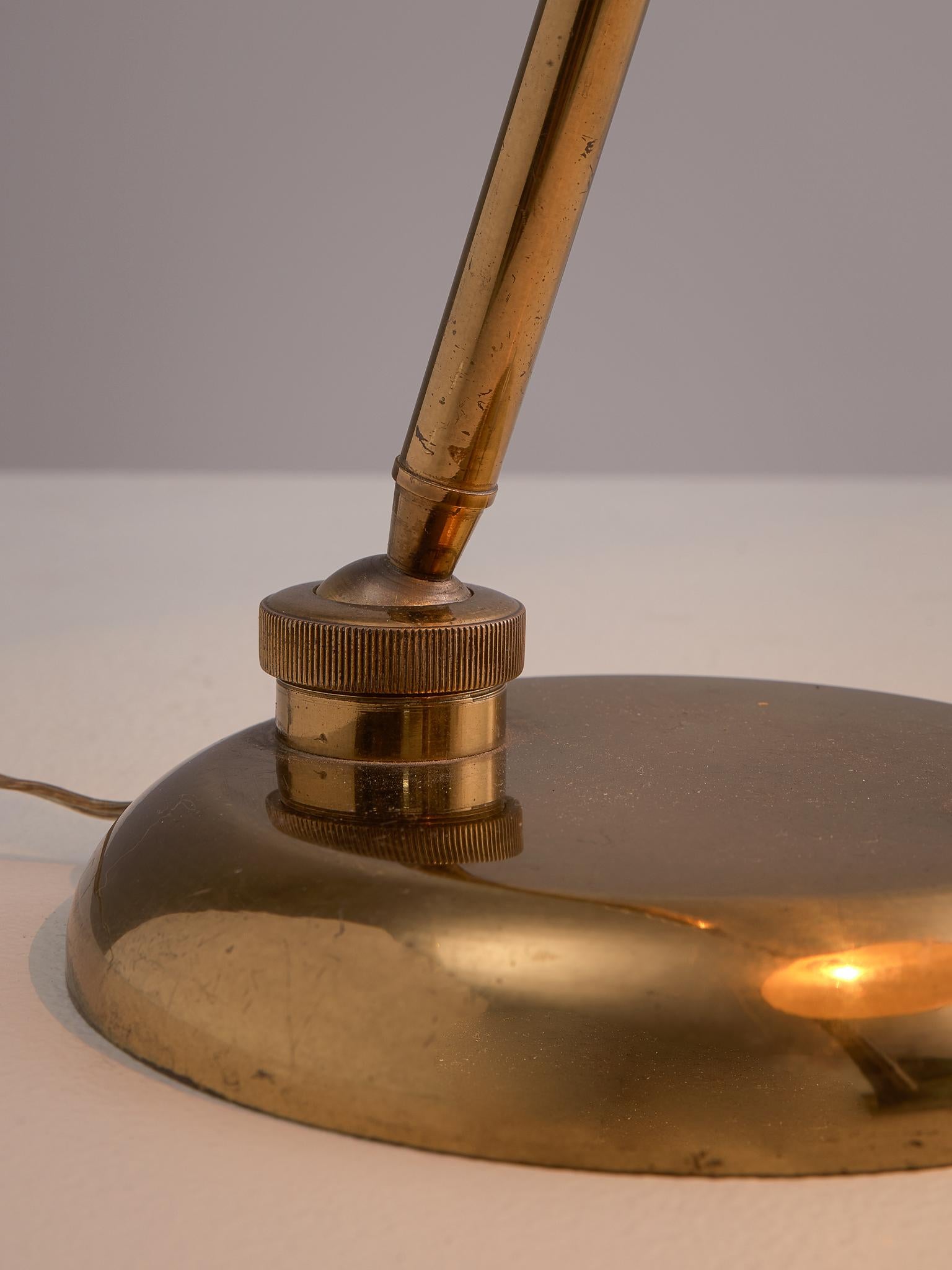 Italian Desk Light in Brass, 1960s im Zustand „Gut“ in Waalwijk, NL