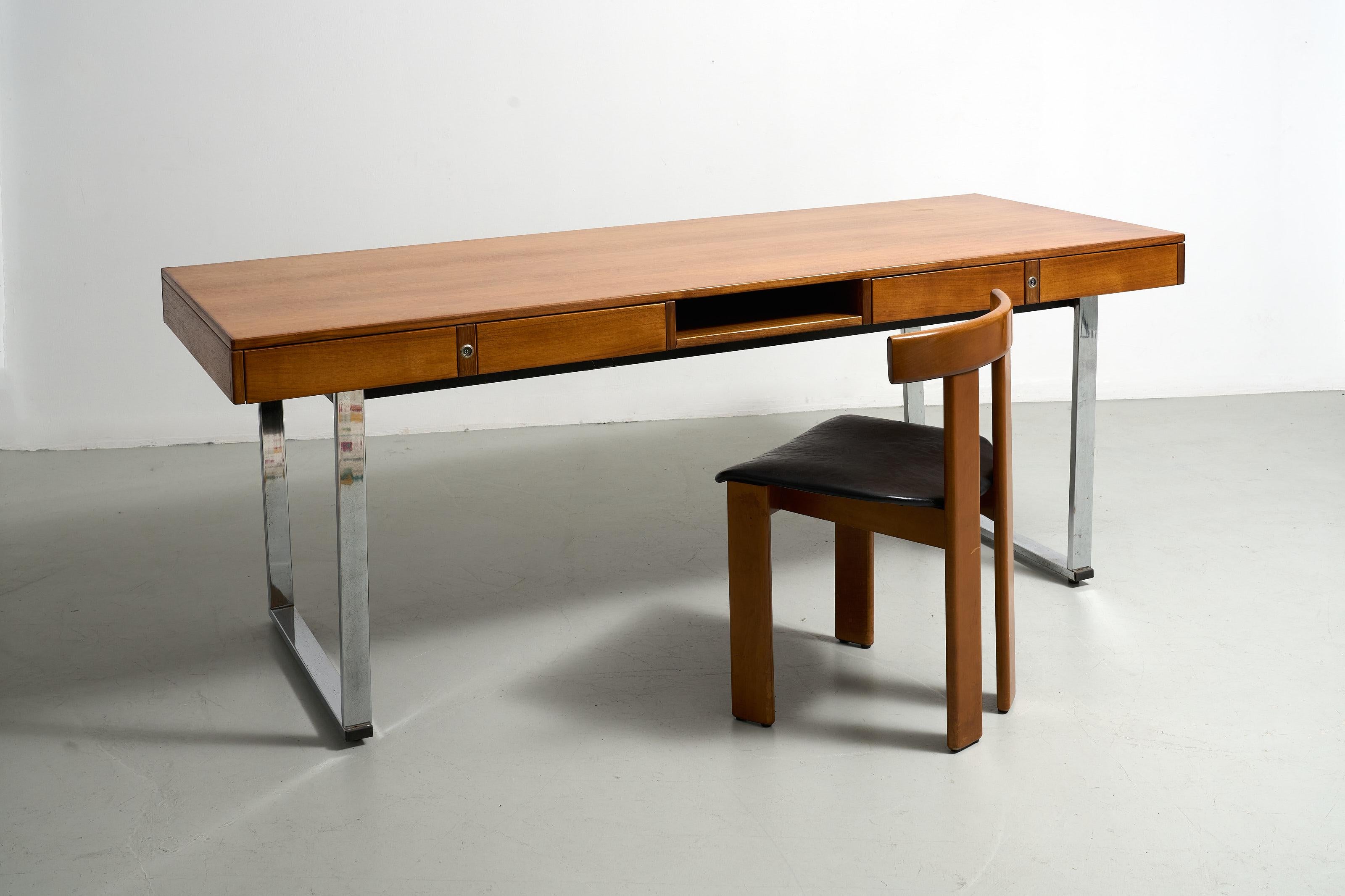 Italian desk with 4 drawers on chromed base 6