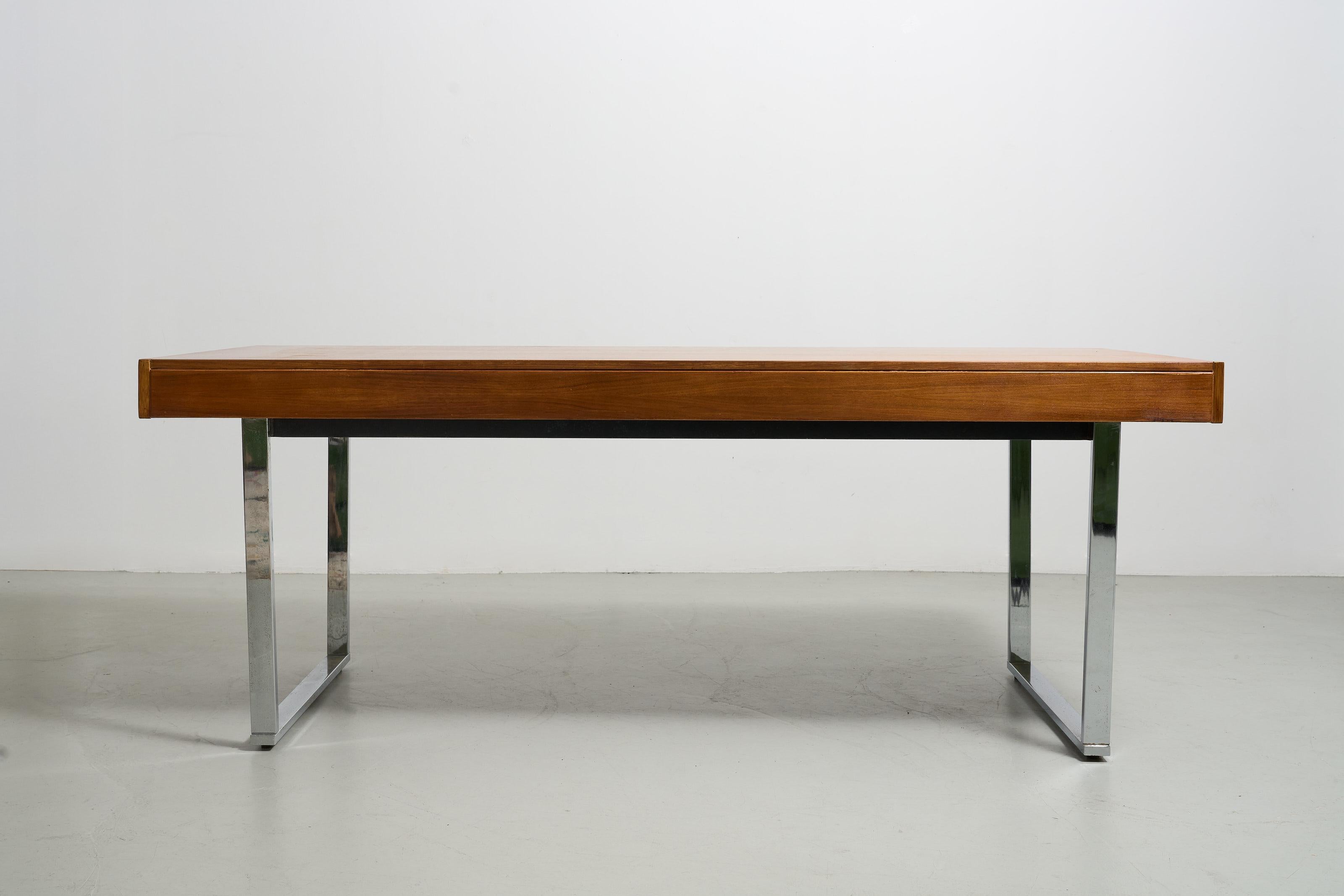 Italian desk with 4 drawers on chromed base 2