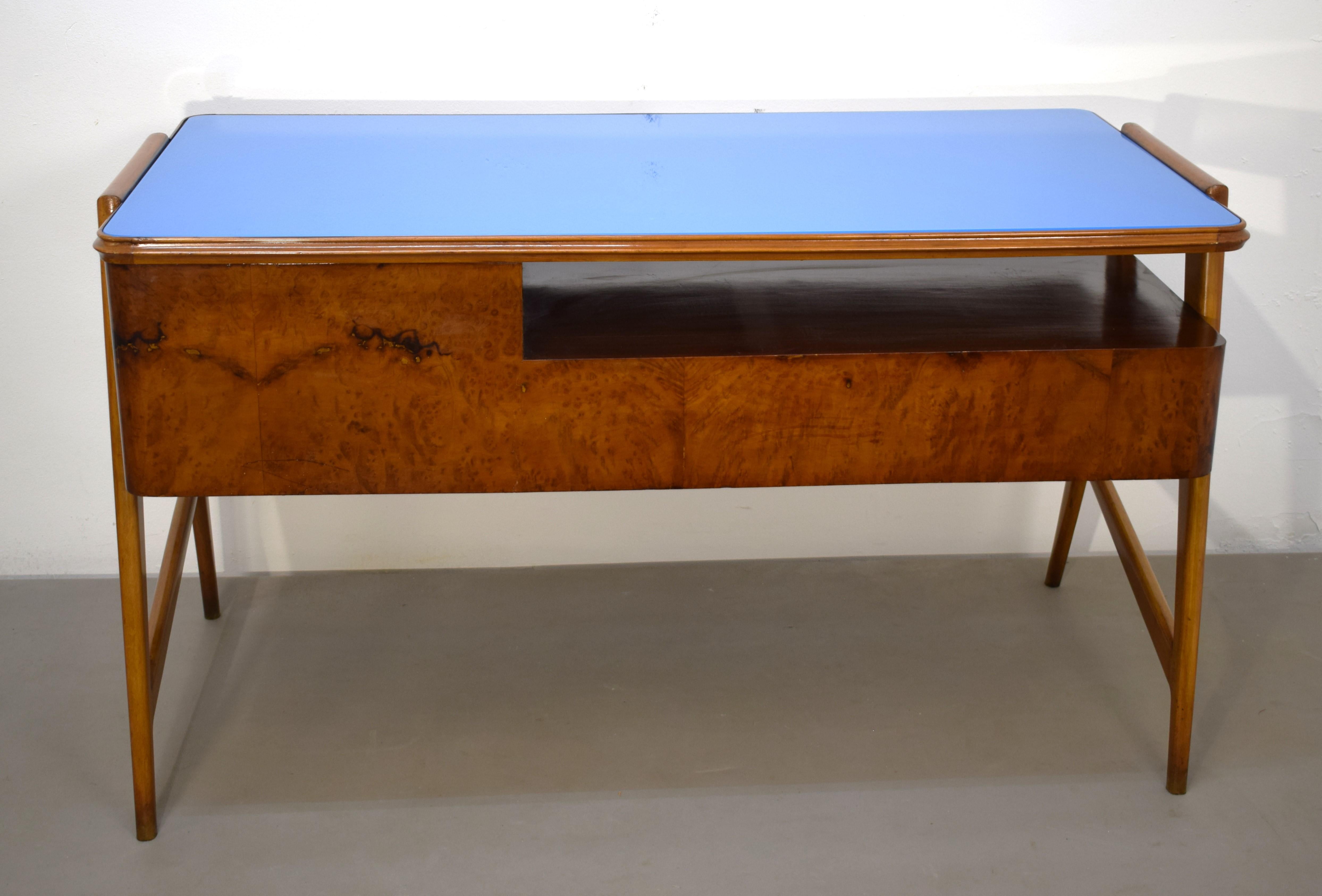 Italian desk, wood and colored glass, 1950s For Sale 6