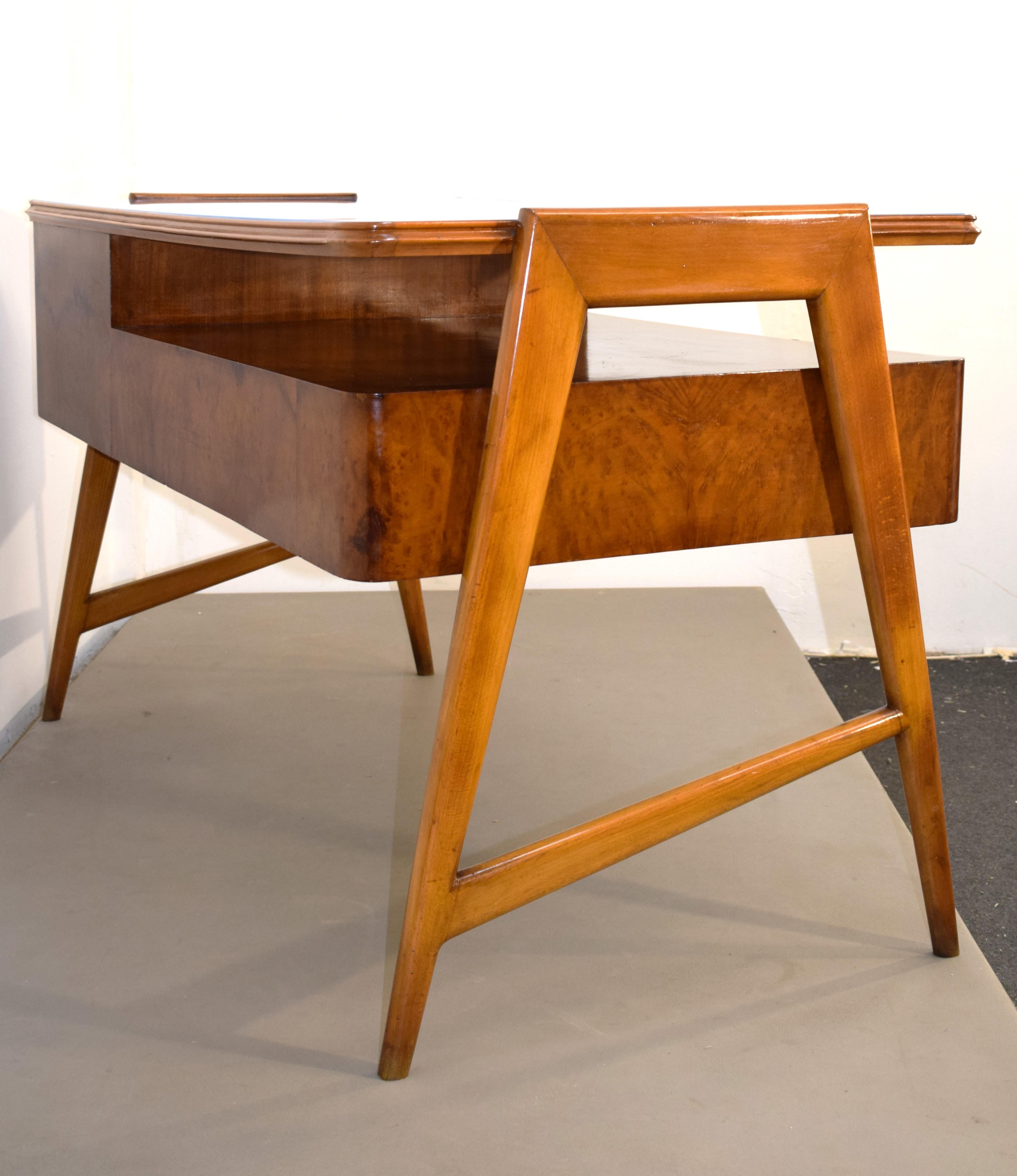 Italian desk, wood and colored glass, 1950s For Sale 3