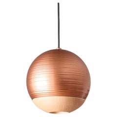 Lampes globe en cuivre et en hêtre de facture italienne