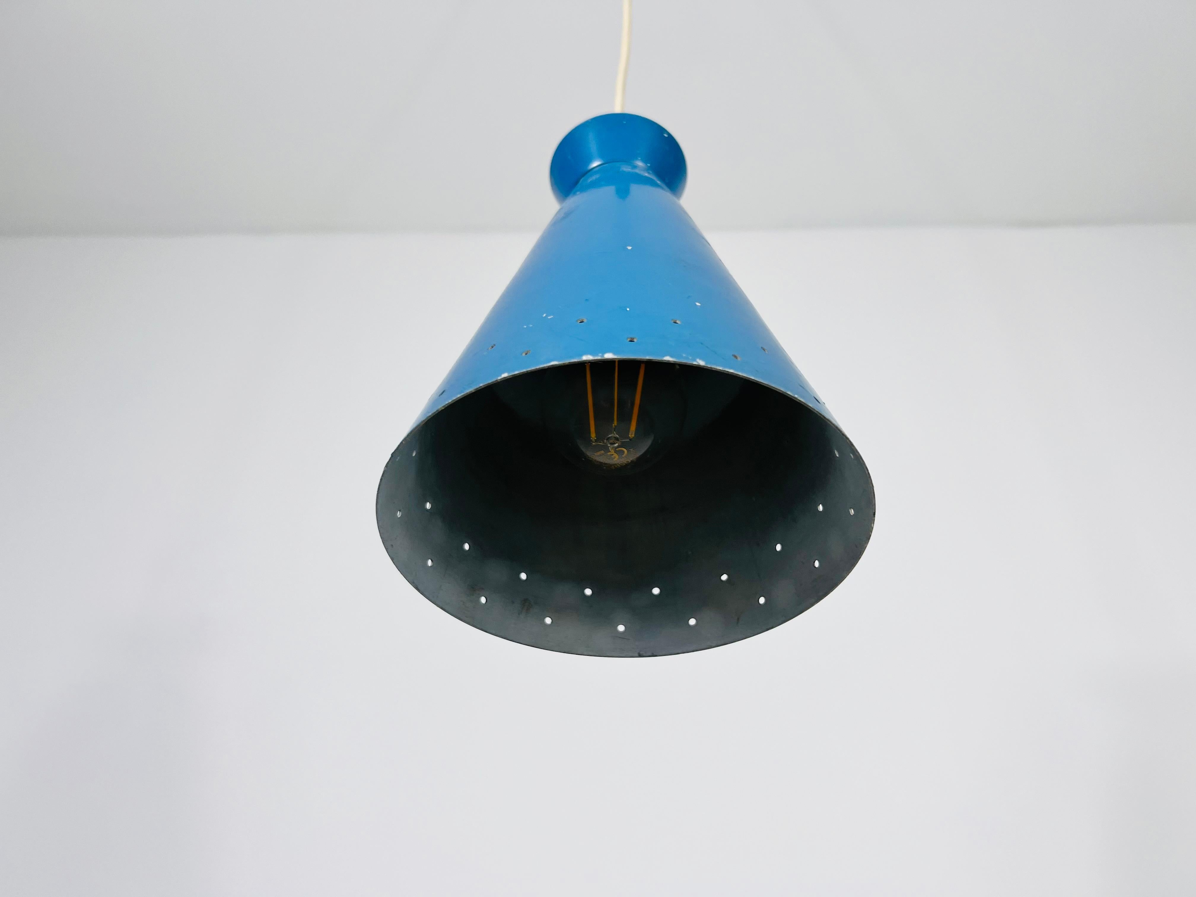 Métal Lampe suspendue italienne Diabolo bleu, années 1950, Italie en vente