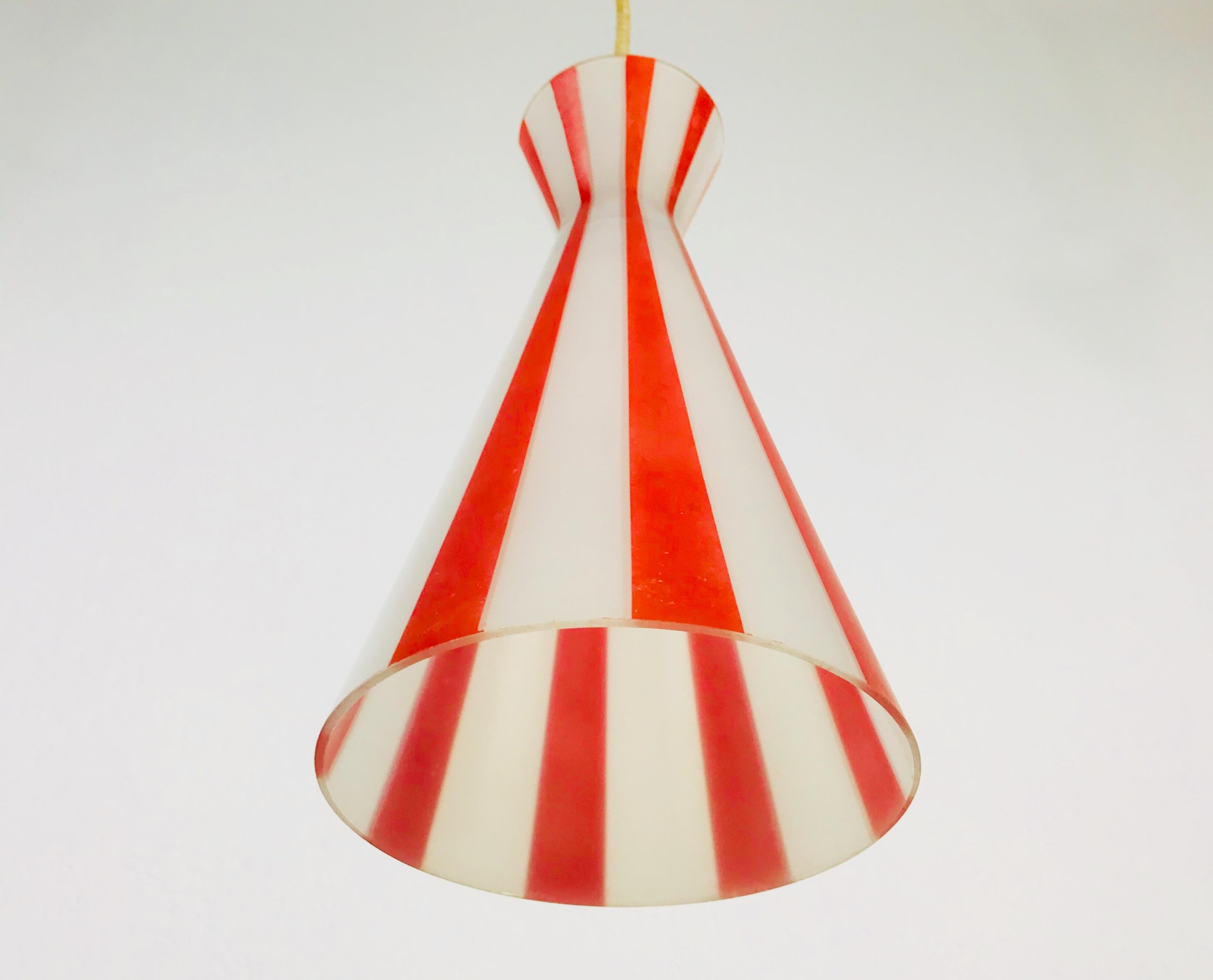 Italian Diabolo Red and White Glass Hanging Lamp, 1950s, Italy In Good Condition In Hagenbach, DE