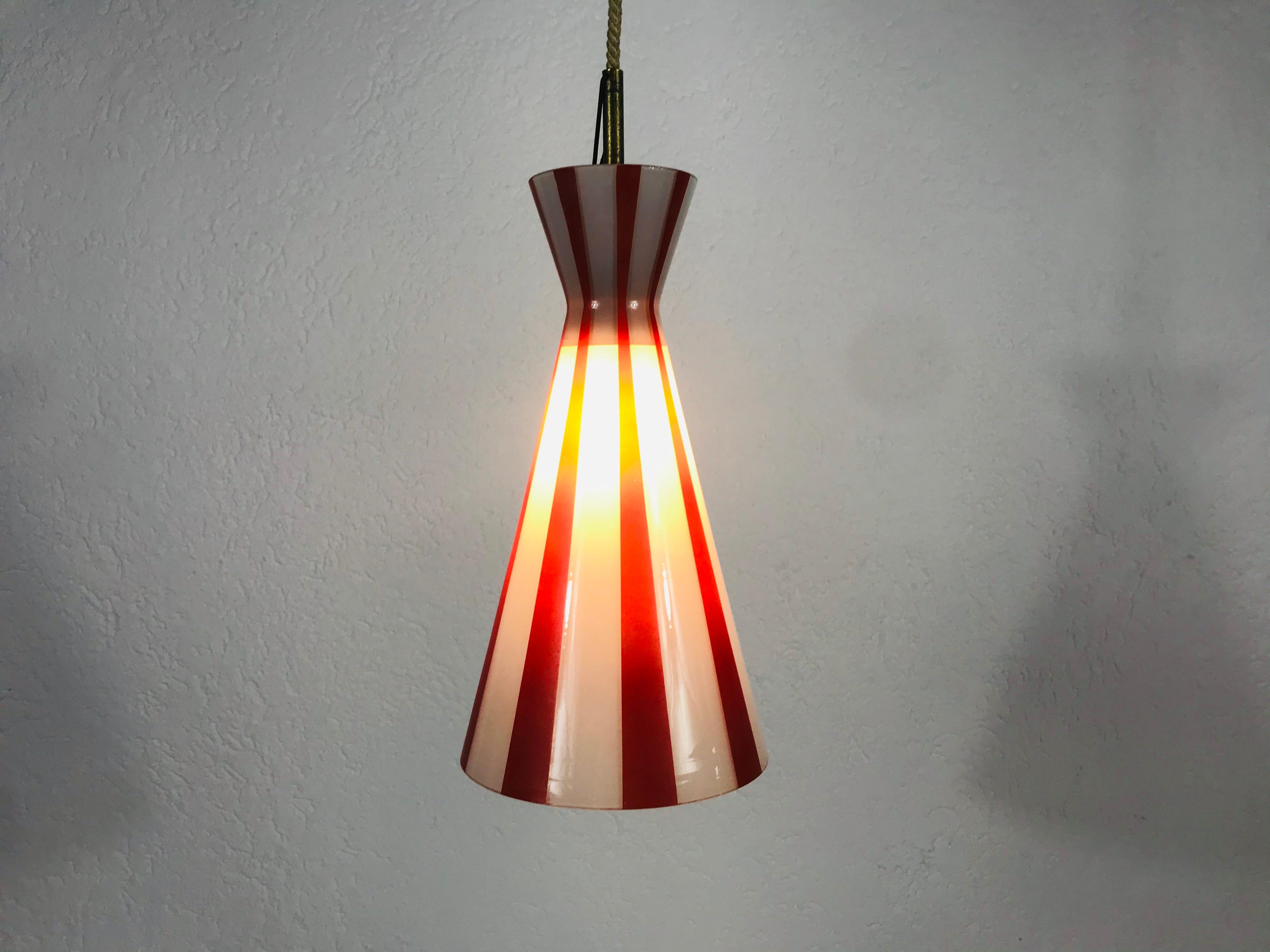 Mid-20th Century Italian Diabolo Red and White Glass Hanging Lamp, 1950s, Italy