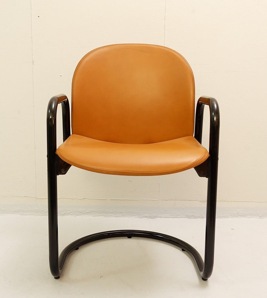 Fin du 20e siècle Chaise italienne en cuir « Logo » de Tobia &amp; Afra Scarpa, 24 disponibles