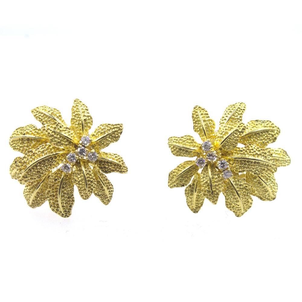 Modern Italian Diamond 18 Karat Yellow Gold Floral Earrings