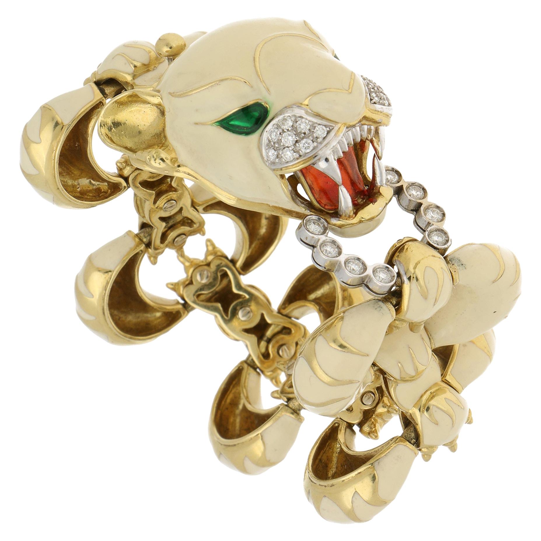 Italienisches italienisches Tigerarmband aus 18 Karat Gelbgold mit Diamanten und weißer Emaille im Angebot