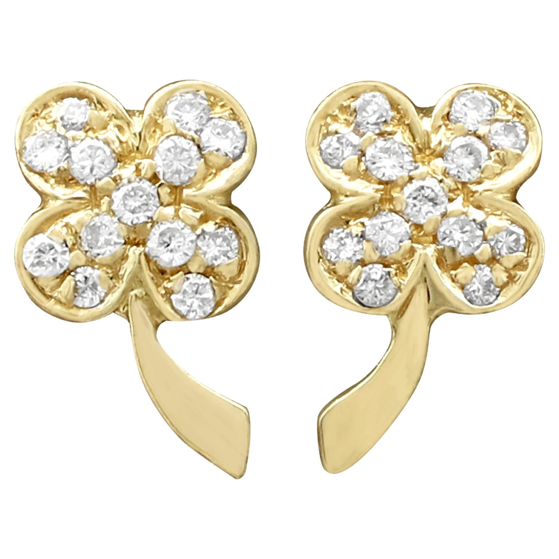 Italian Diamond and Yellow Gold Clover Earrings For Sale