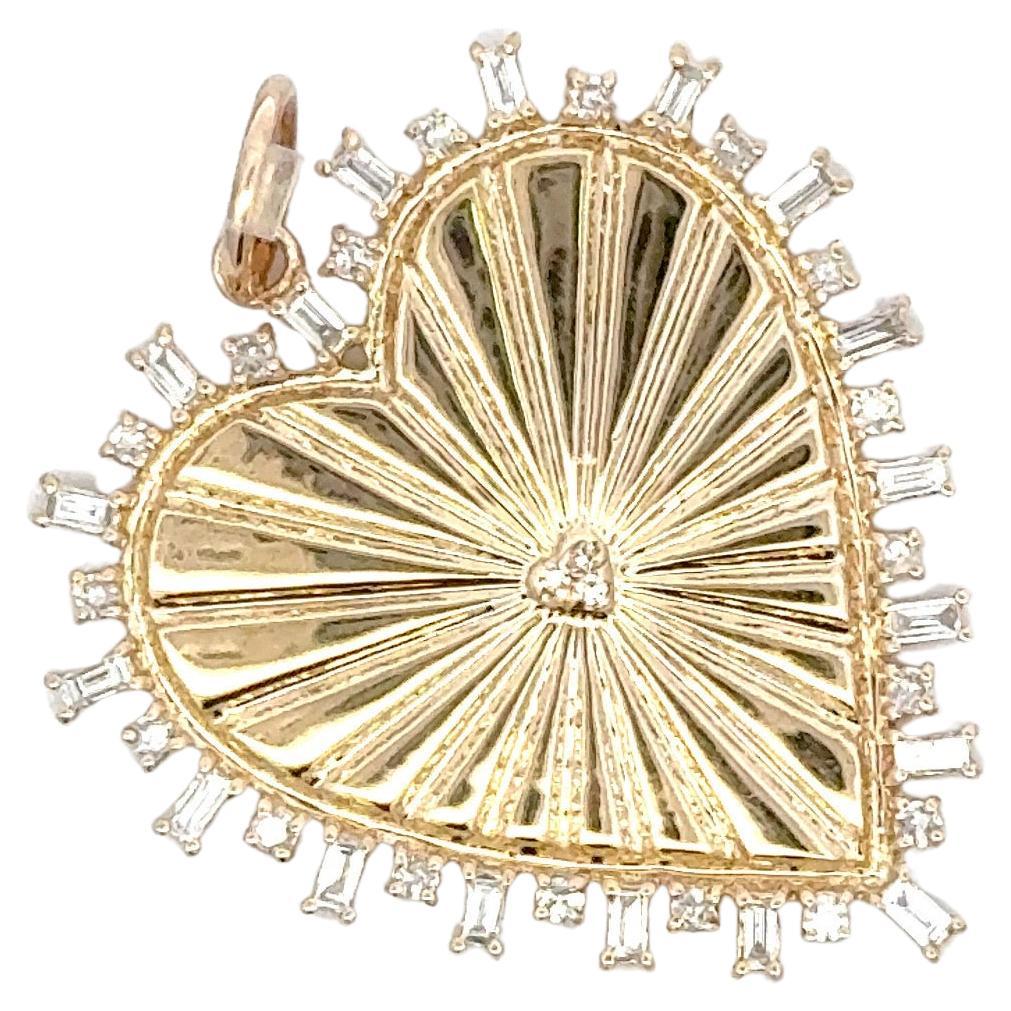 Contemporain Pendentif en or jaune 14 carats, diamant italien Baguette Rays Heart 0.30 carats en vente
