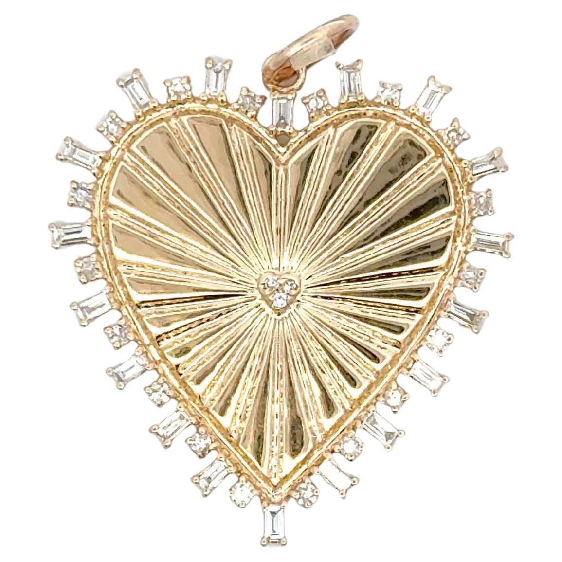 Pendentif en or jaune 14 carats, diamant italien Baguette Rays Heart 0.30 carats en vente