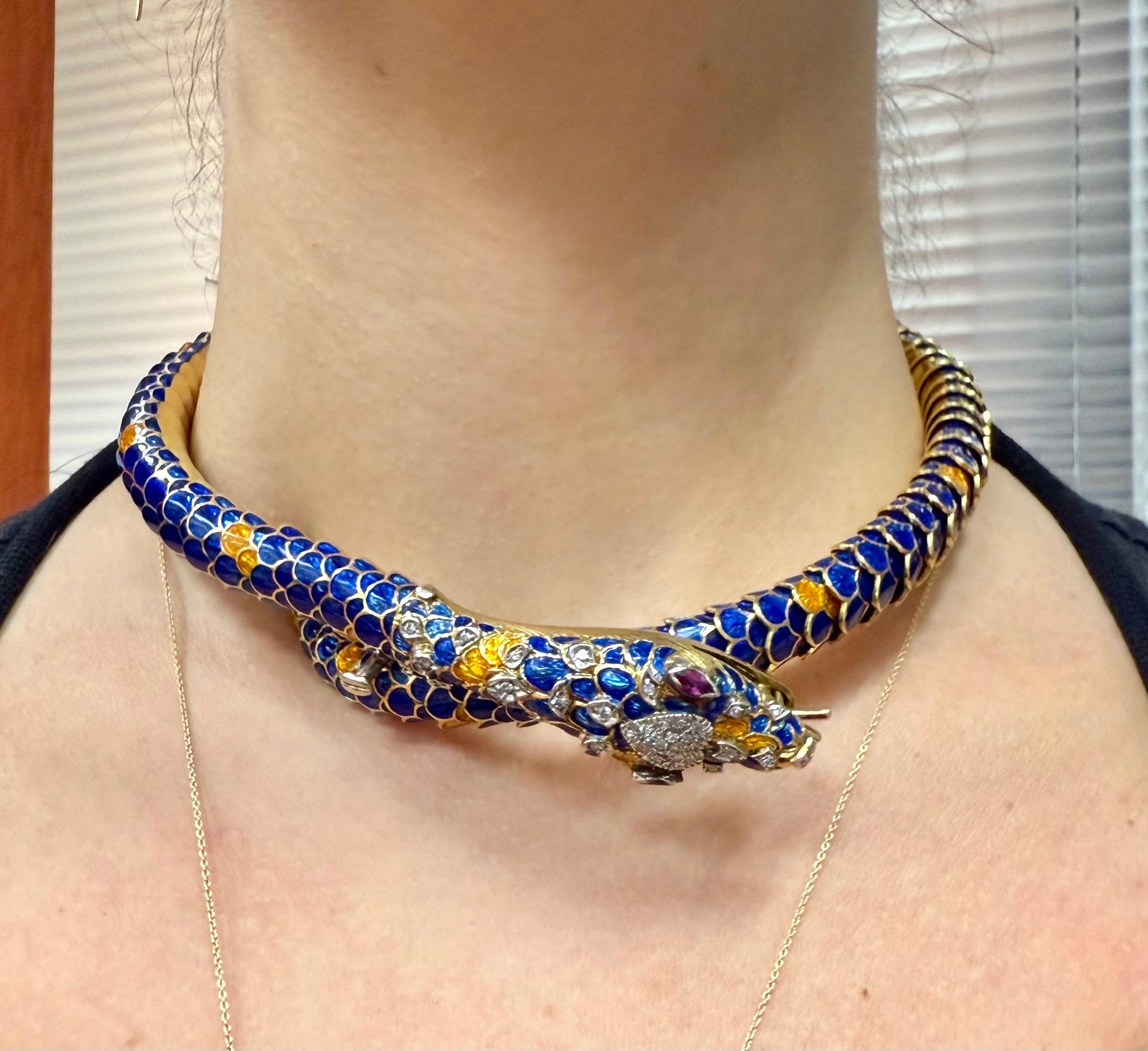 Collana italiana con diamanti e smalto In condizioni ottime in vendita a Los Angeles, CA