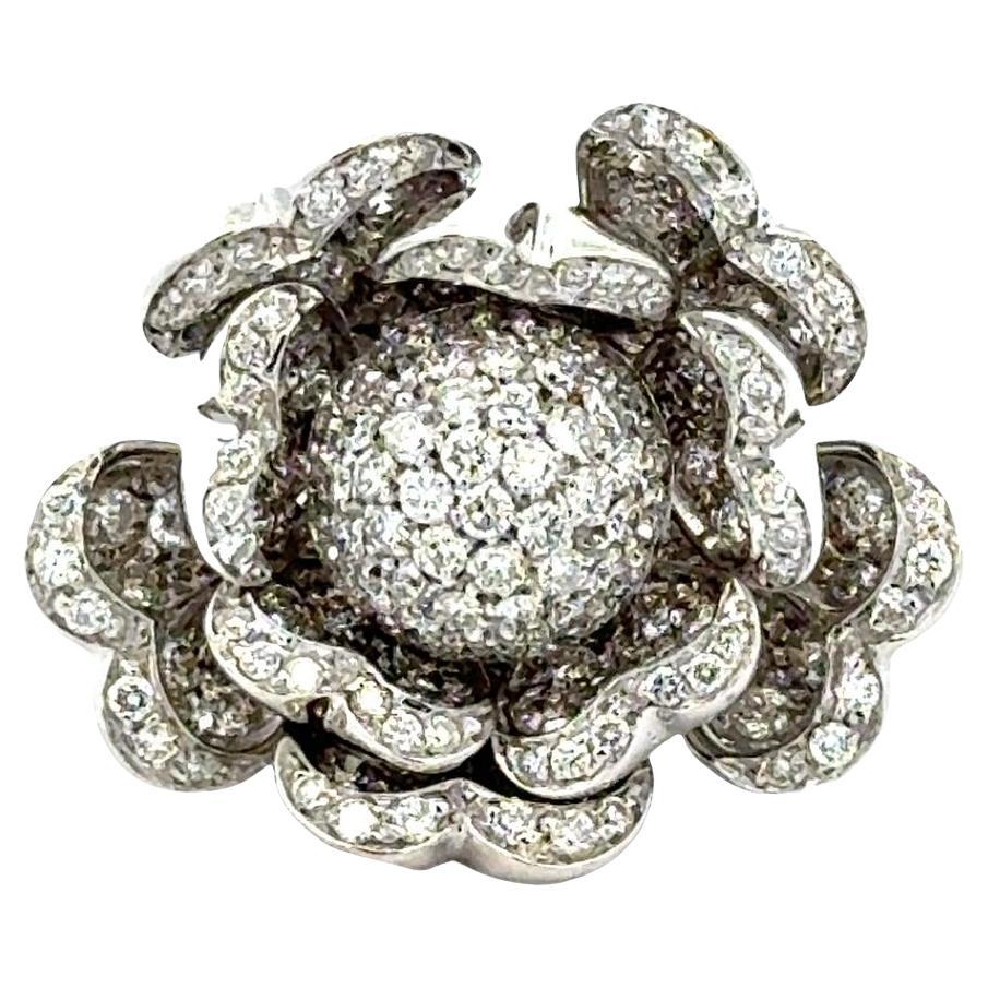 Italian Diamond Flower Temblant Petals Statement Ring Or blanc 18 carats en vente