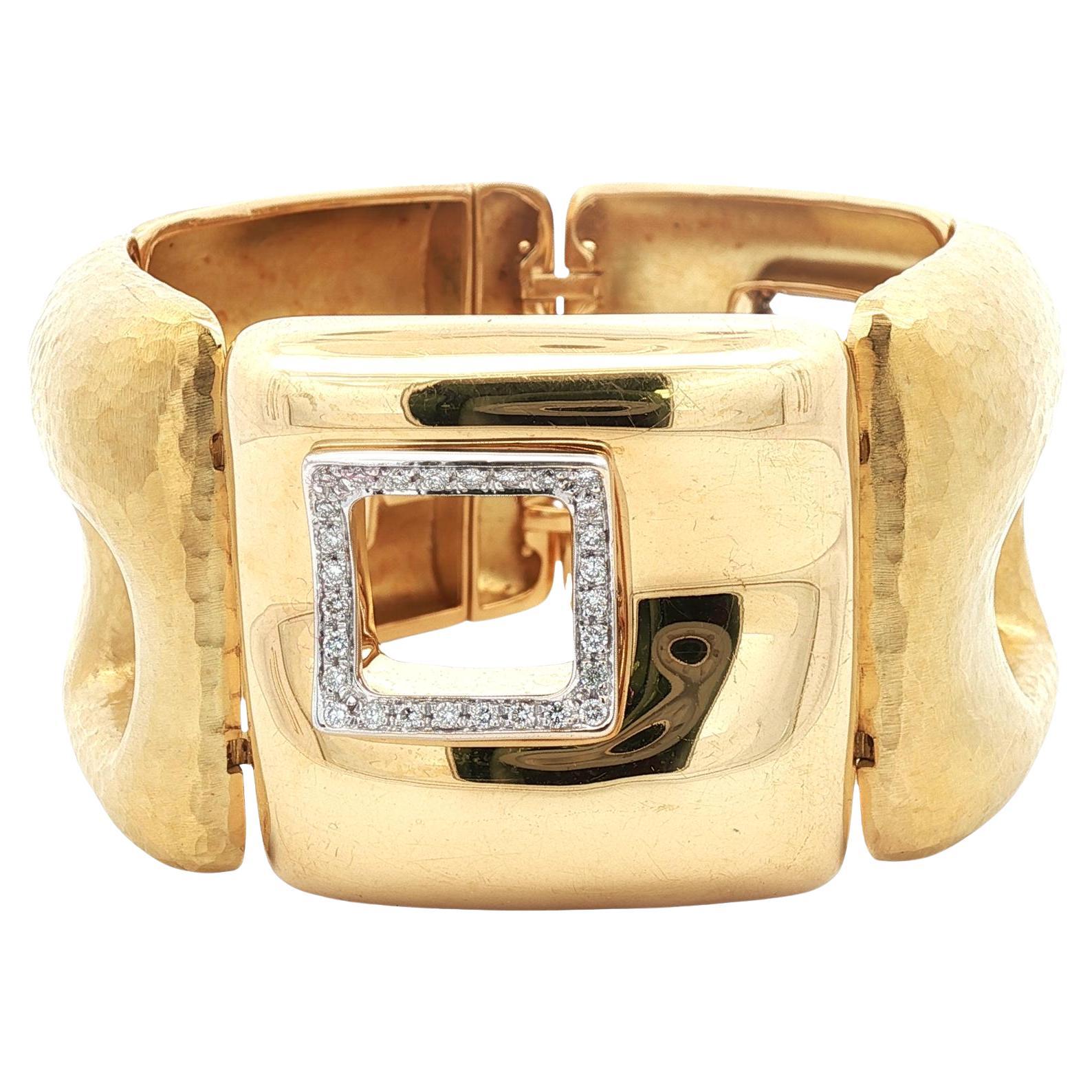 Bracelet à larges maillons en or jaune 18 carats, martelé et poli, avec diamants italiens
