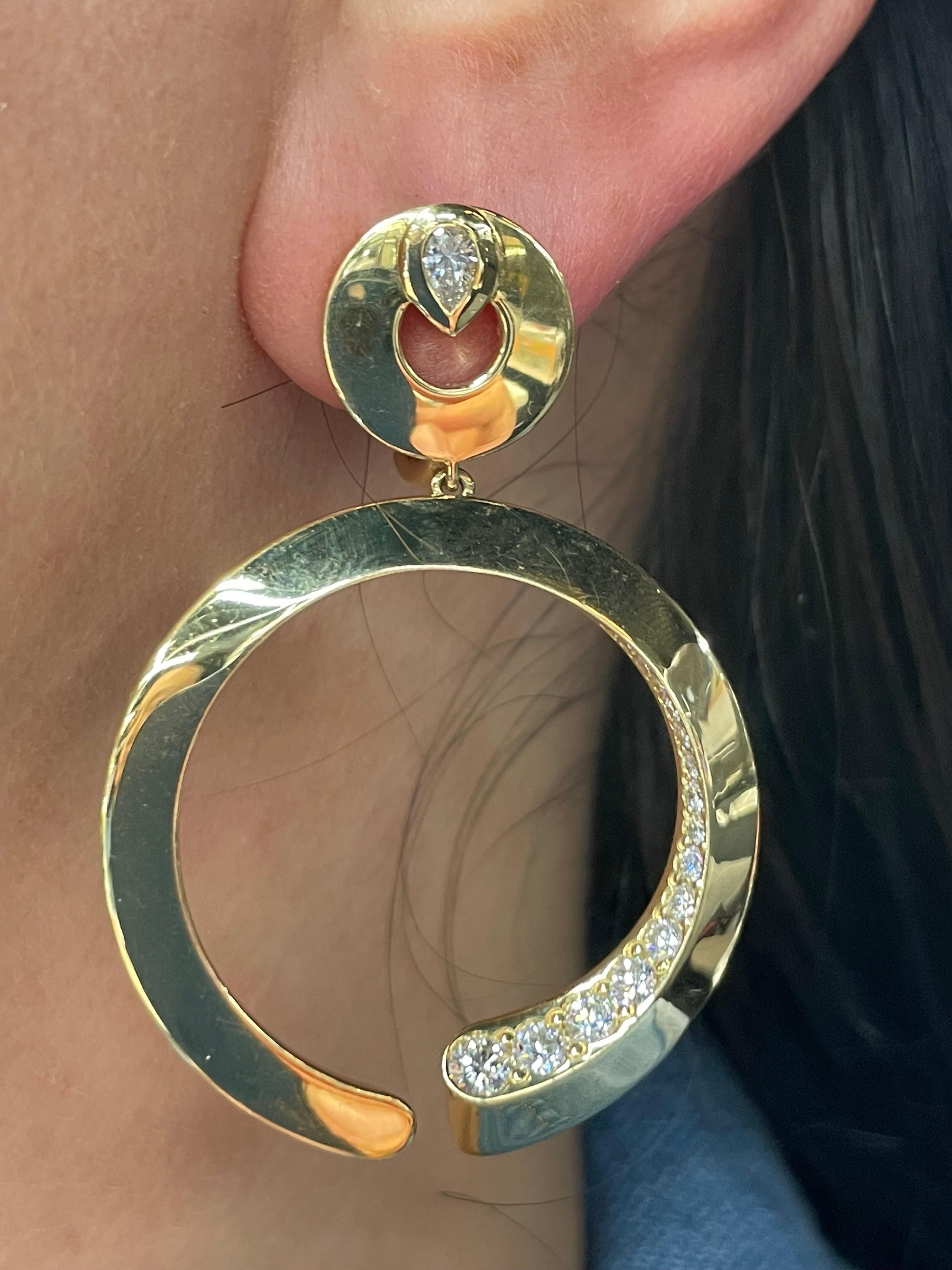 Italian Diamond Hoop Link Drop Earrings 1.20 Carats 18 Karat Yellow Gold F VS For Sale 6