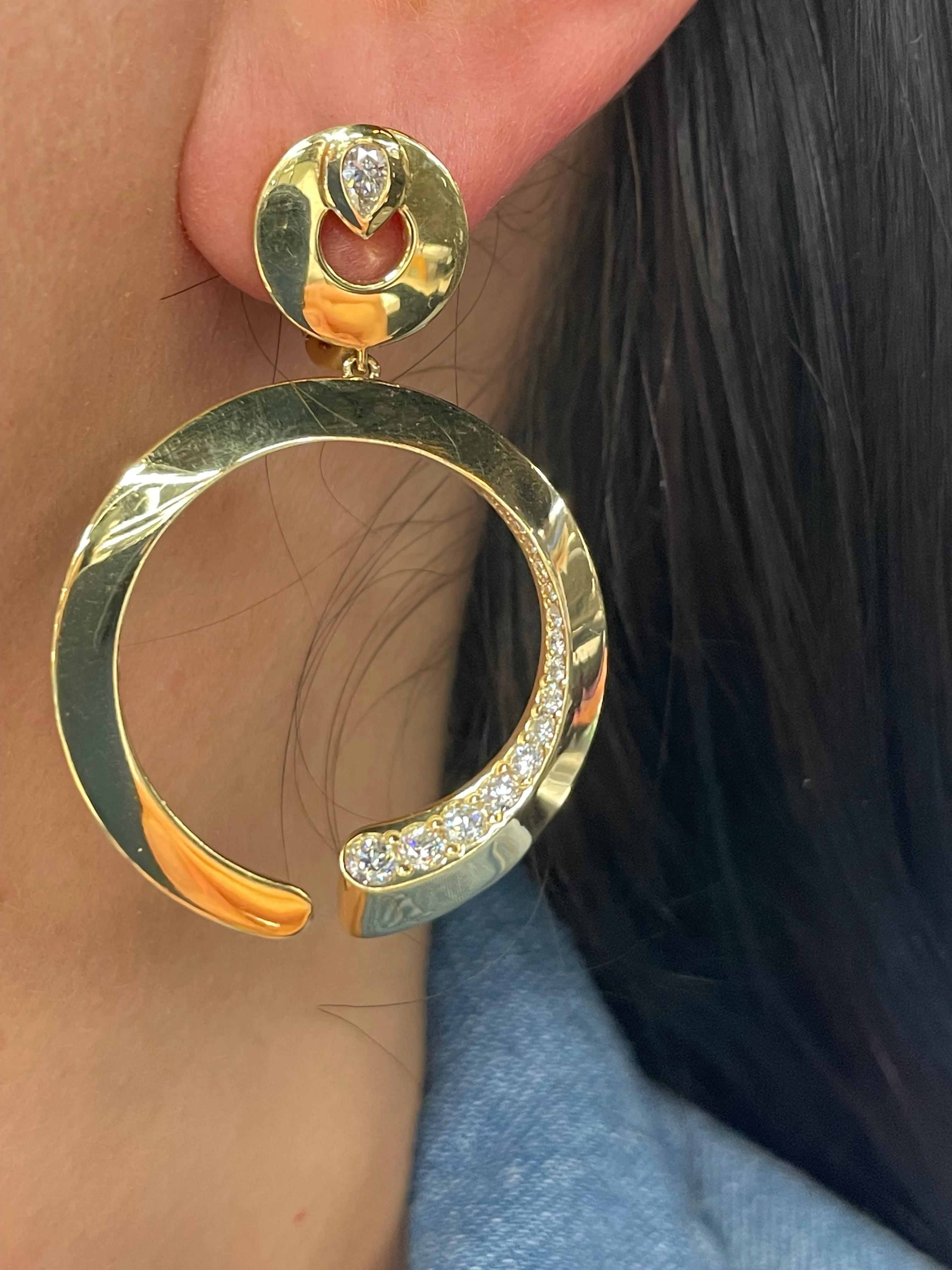 Italian Diamond Hoop Link Drop Earrings 1.20 Carats 18 Karat Yellow Gold F VS For Sale 9