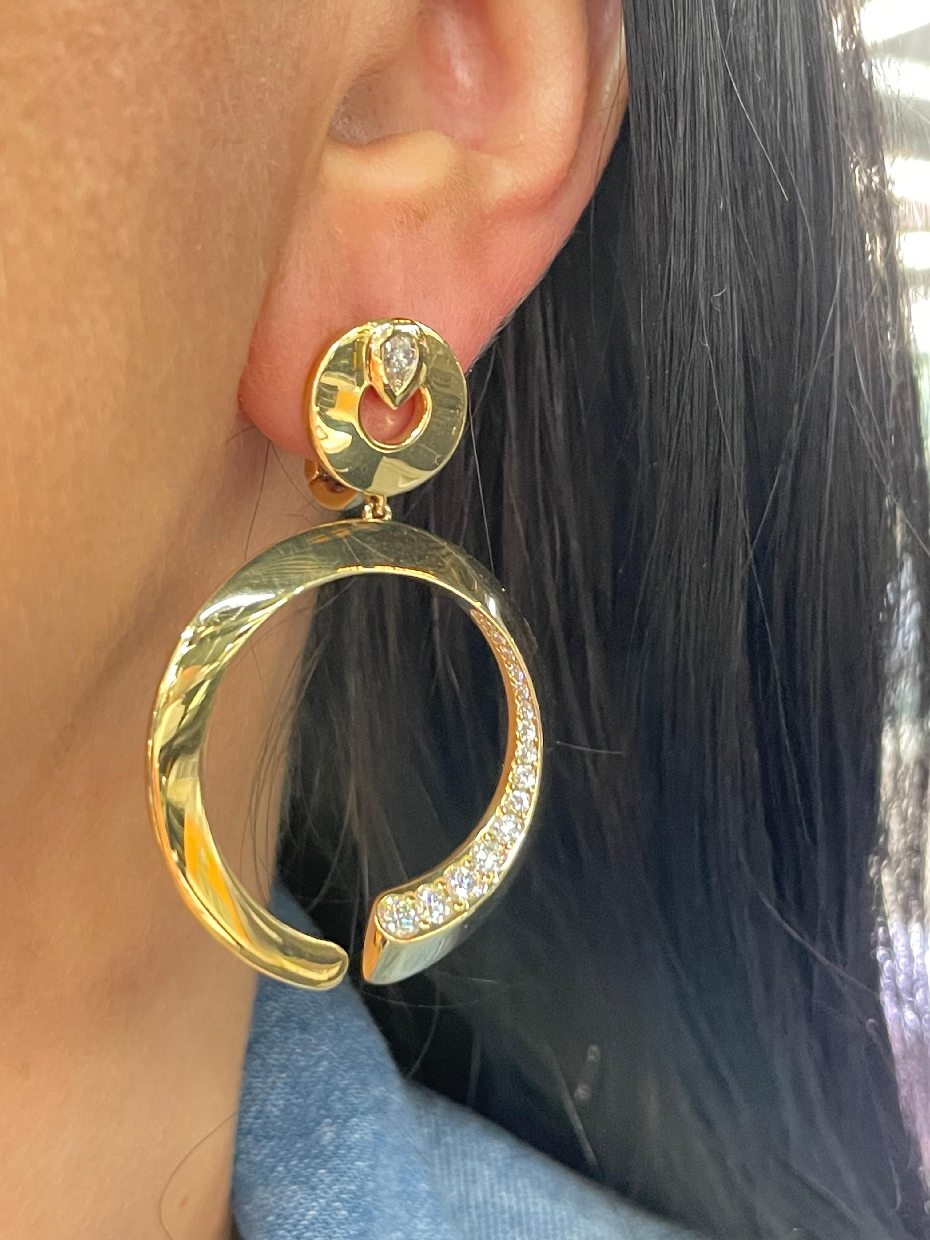 Italian Diamond Hoop Link Drop Earrings 1.20 Carats 18 Karat Yellow Gold F VS In New Condition For Sale In New York, NY
