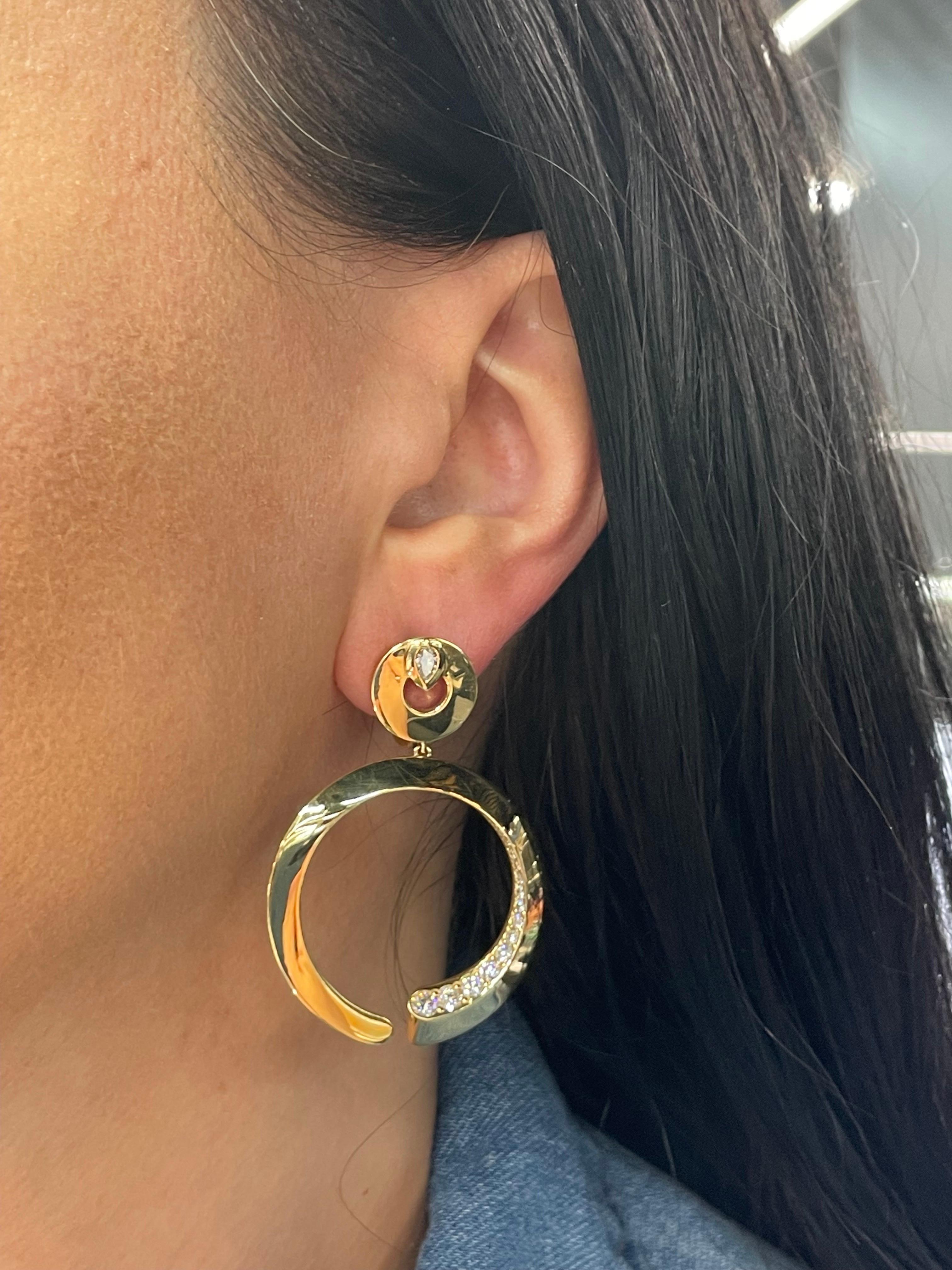 Women's Italian Diamond Hoop Link Drop Earrings 1.20 Carats 18 Karat Yellow Gold F VS For Sale