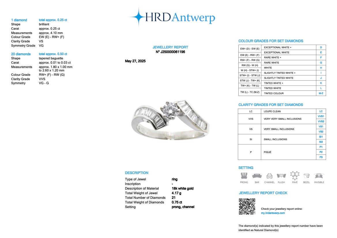 Anillo italiano de diamantes de oro blanco de 18 quilates en venta 3