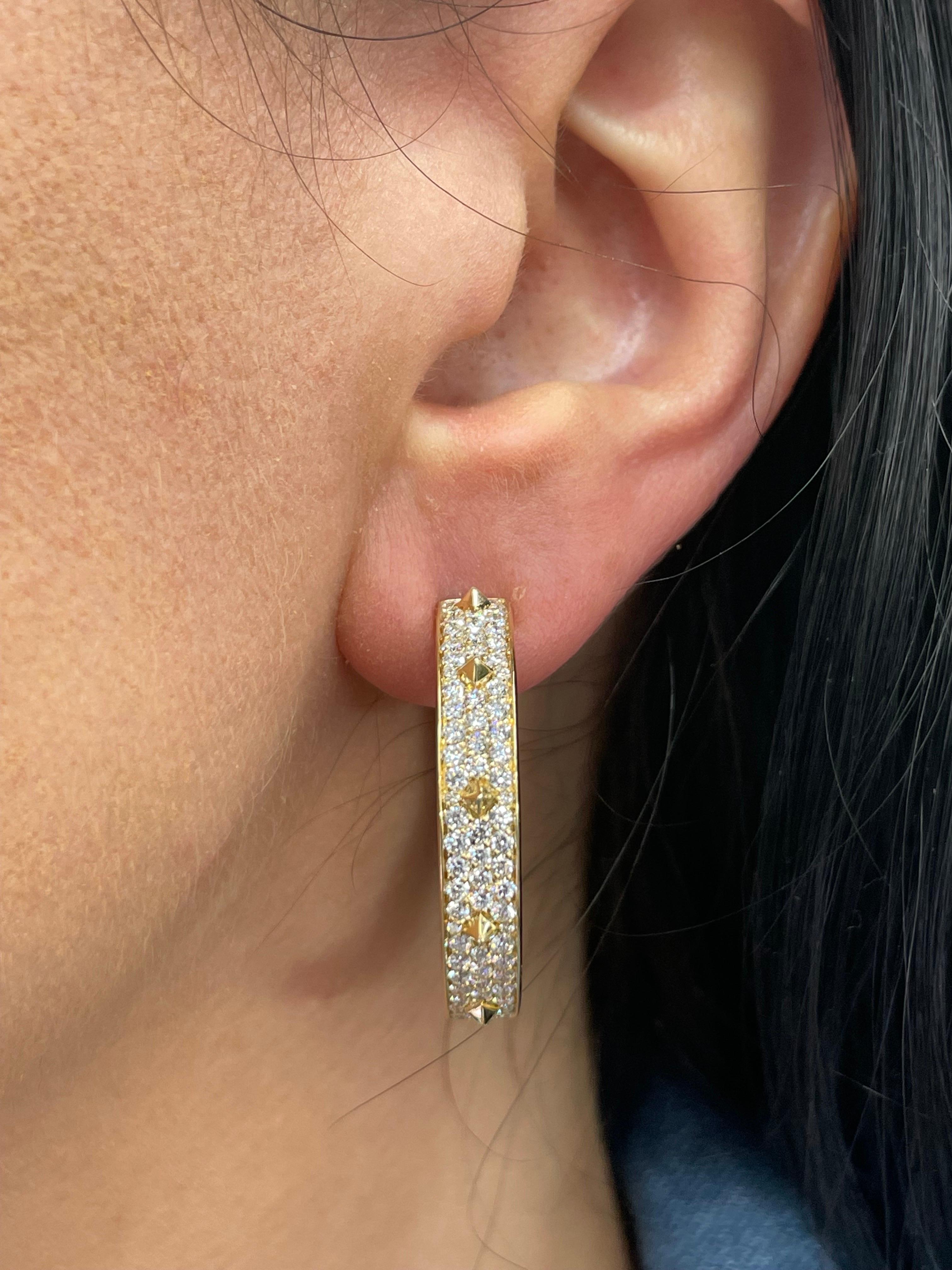 Round Cut Italian Diamond Spike Hoop Earrings 2.60 Carats 18 Karat Yellow Gold F VS For Sale