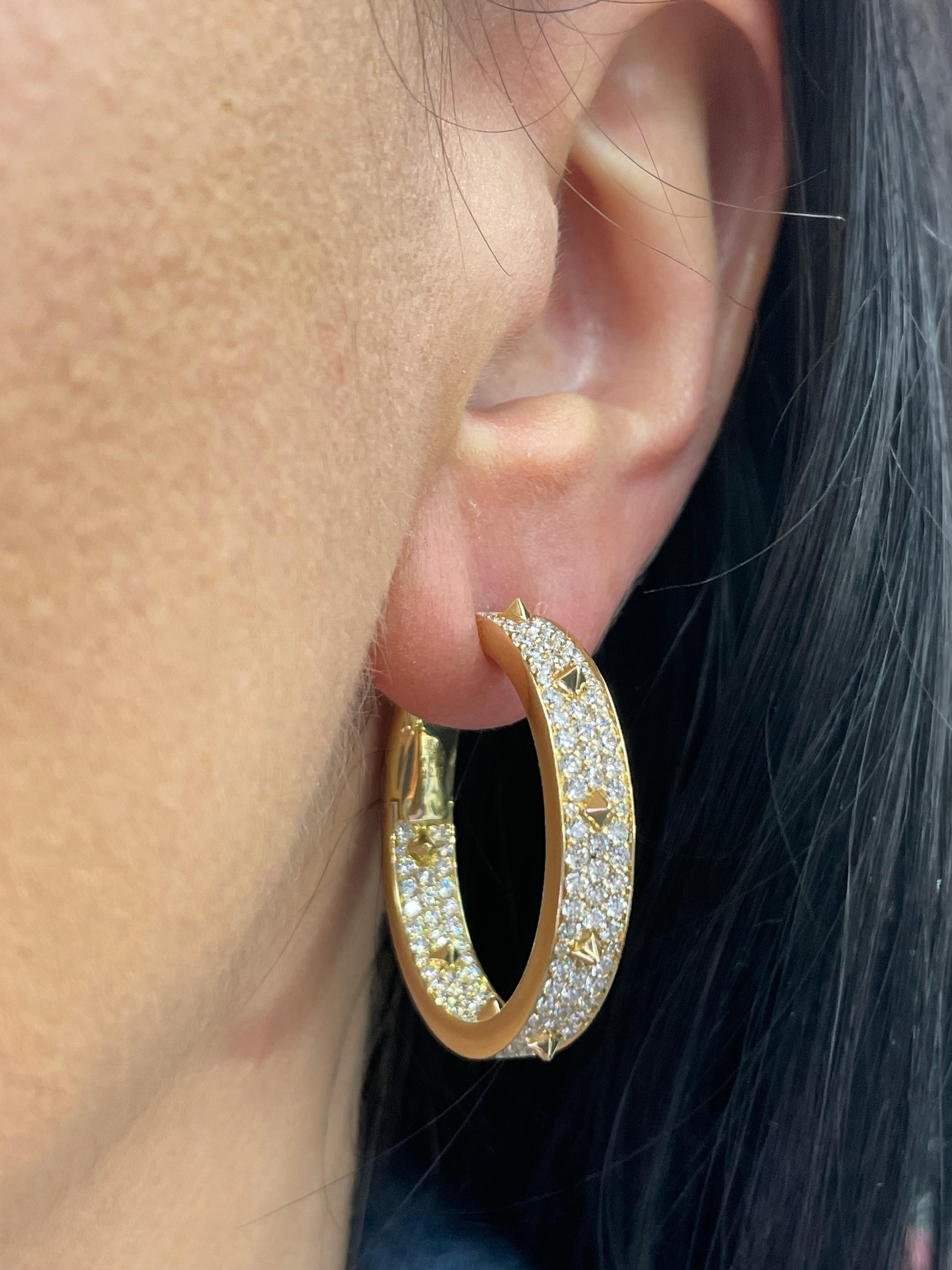 Italian Diamond Spike Hoop Earrings 2.60 Carats 18 Karat Yellow Gold F VS For Sale 1