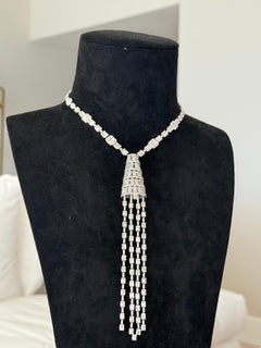 Collier italien à pompon en or blanc 14 carats, 18,75 ct, Circa 1980