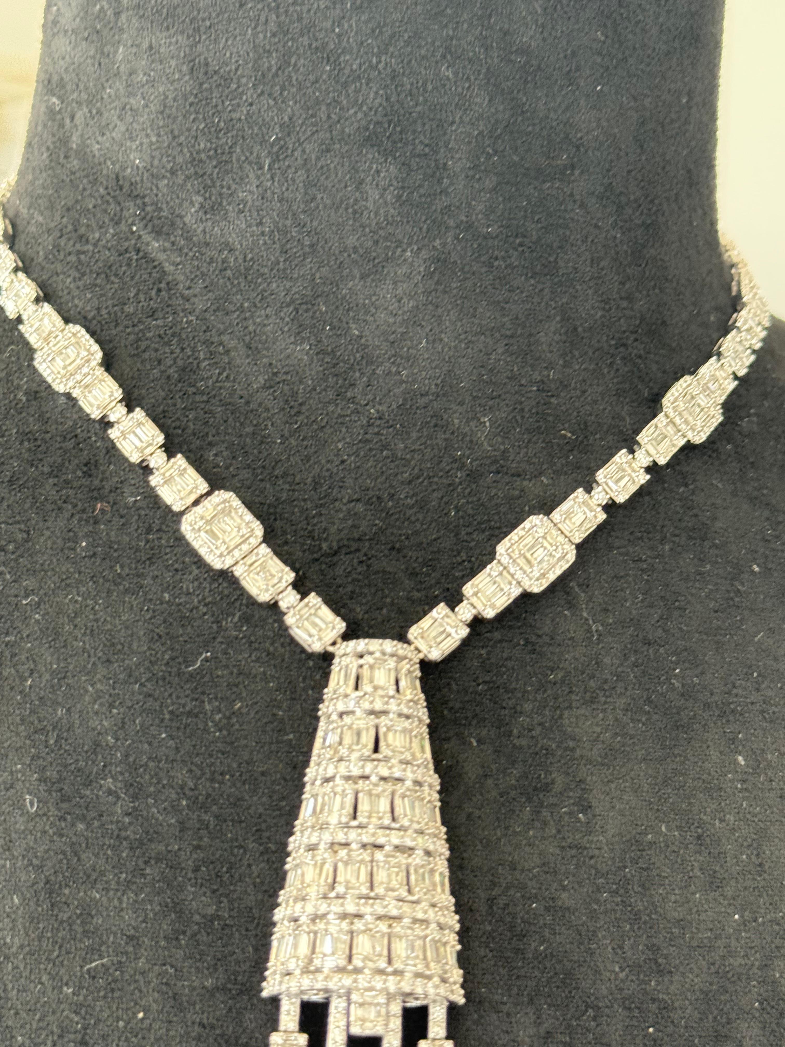 Donna Collana con collare di diamanti italiani in oro bianco 14K, 18,75 carati, CIRCA 1980 in vendita