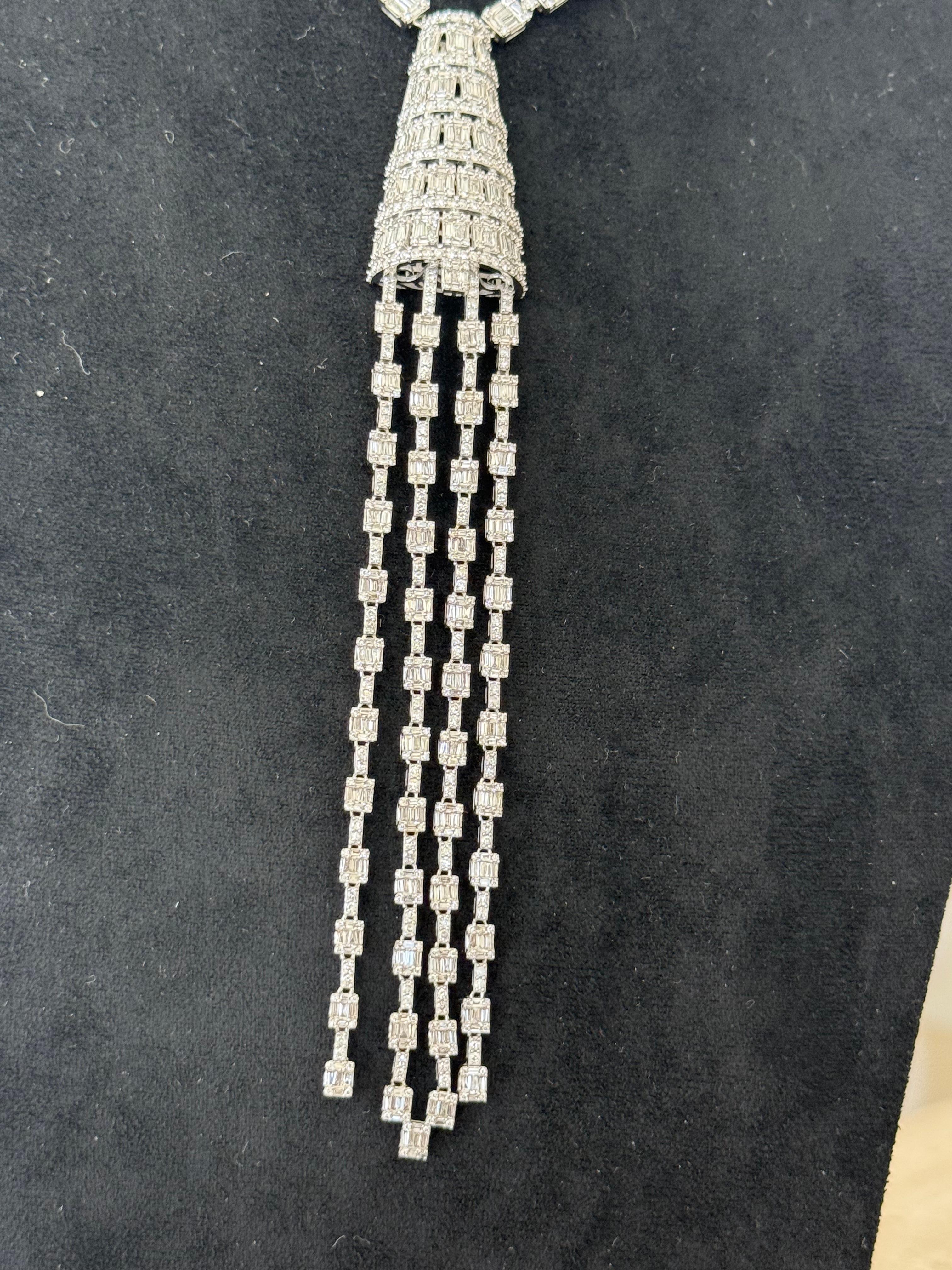 Collier italien à pompon en or blanc 14 carats, 18,75 ct, Circa 1980 en vente 3
