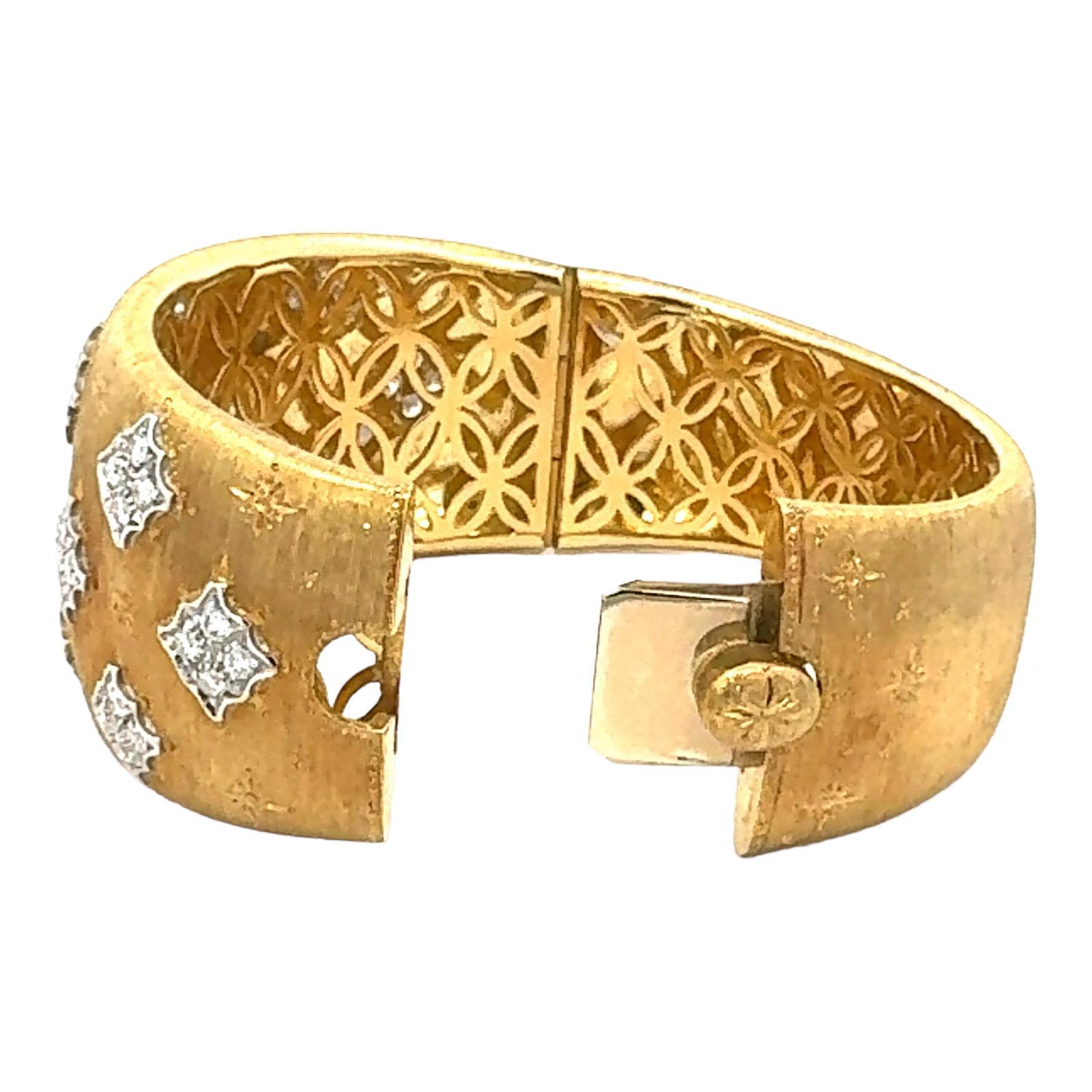 Italian Diamond Textured 18 Karat Two Tone Gold Wide Hinged Bangle Bracelet 3