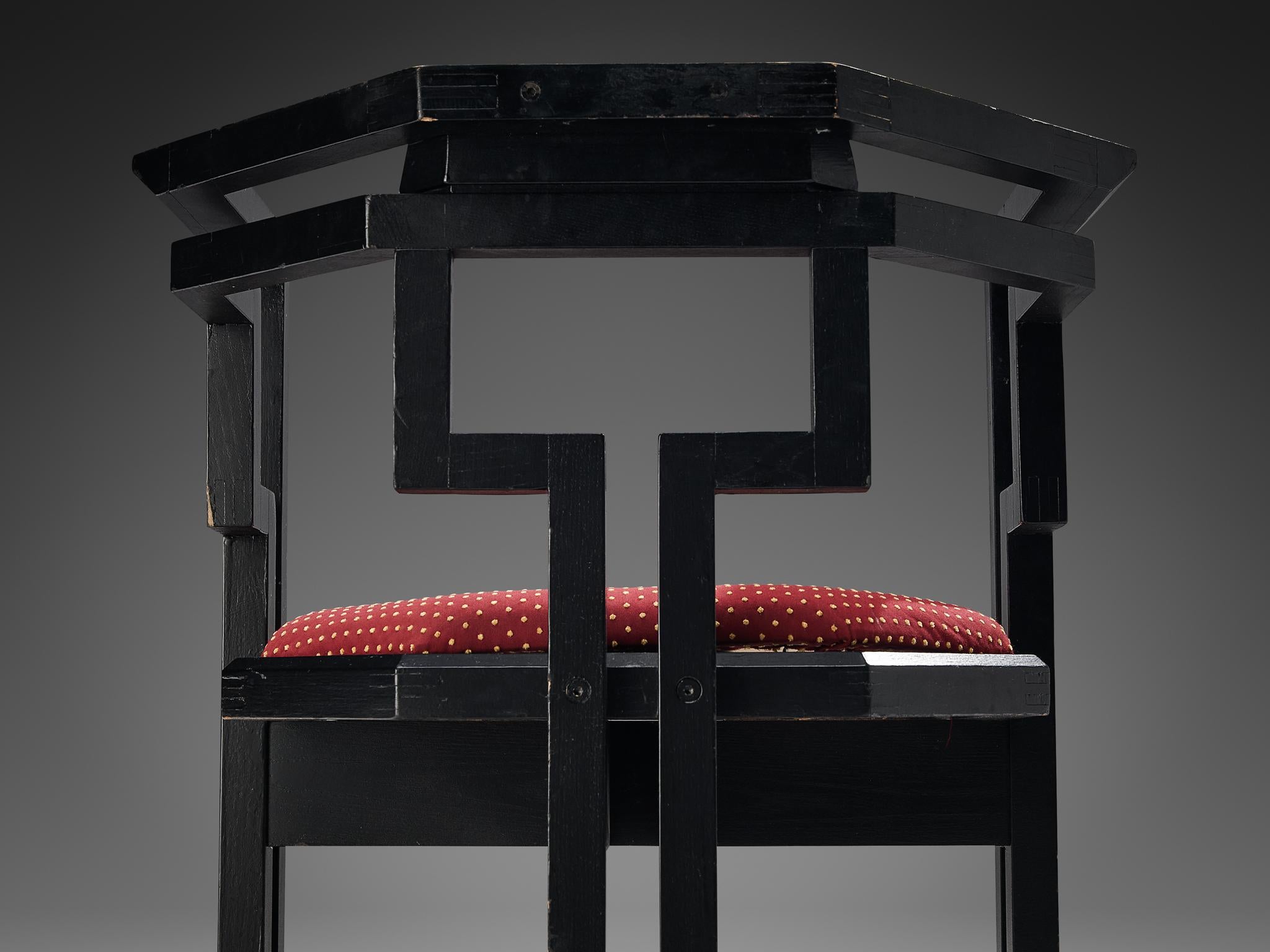 Mid-Century Modern Chaise de salle à manger italienne en chêne et tissu rouge vif  en vente