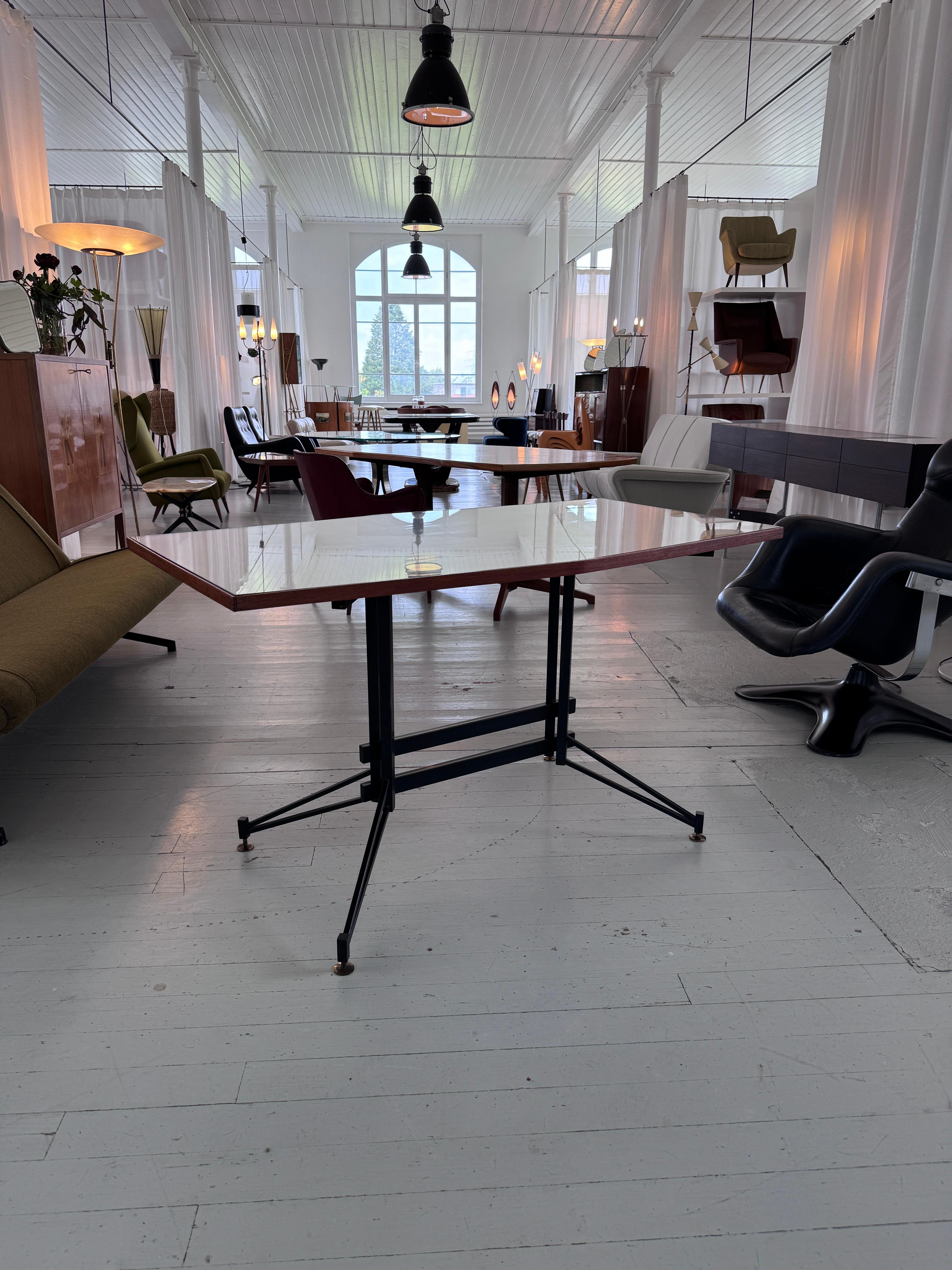 Mesa de comedor o de escritorio italiana, años 50 Latón en venta