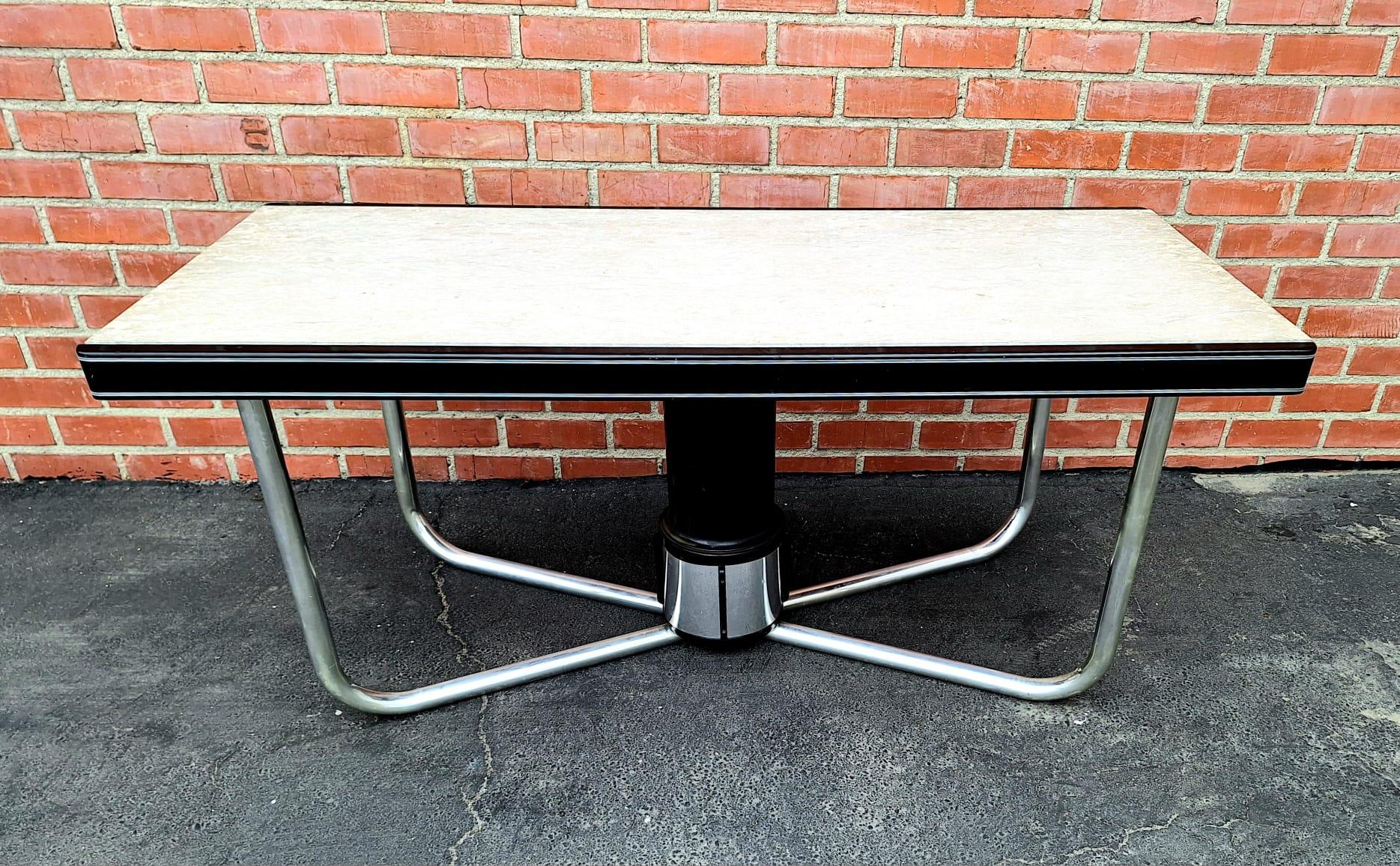 Italian dining room table in style of Gioto Stopino For Sale 3